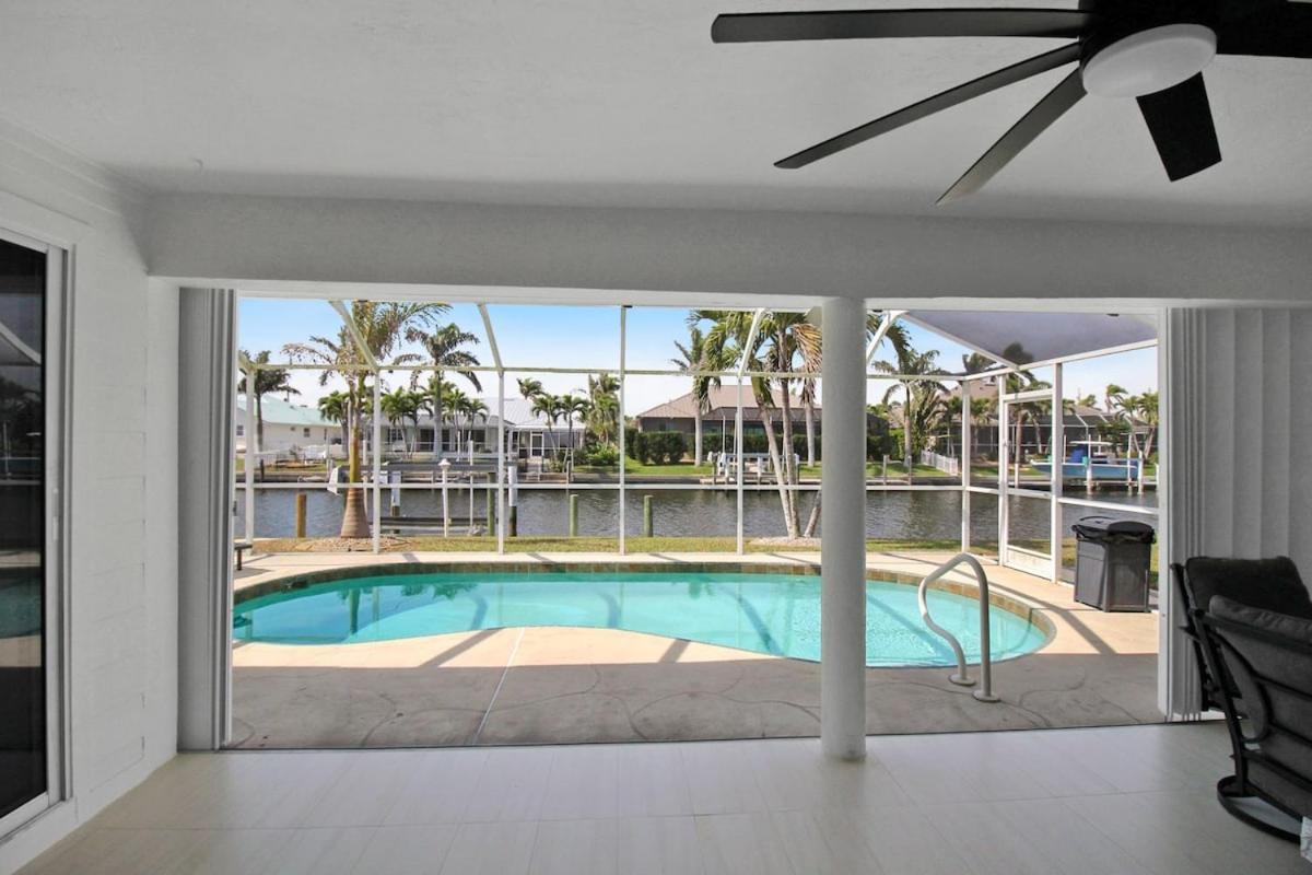 Chic & Modern Canal-front Retreat With Private Pool - Azure Tides *