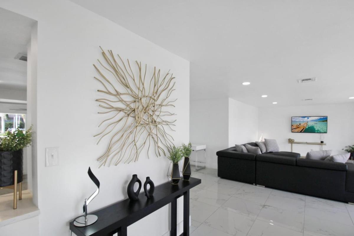Chic & Modern Canal-front Retreat With Private Pool - Azure Tides Punta Gorda