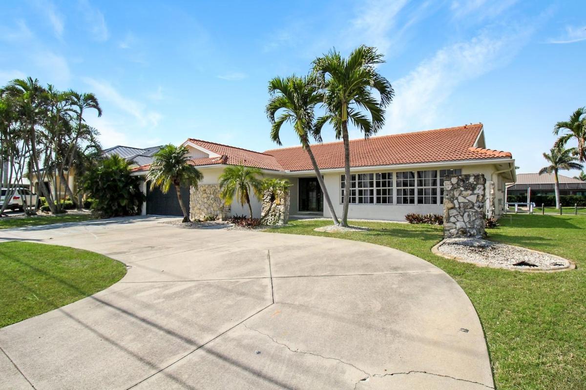 Holiday home Chic & Modern Canal-front Retreat With Private Pool - Azure Tides Punta Gorda