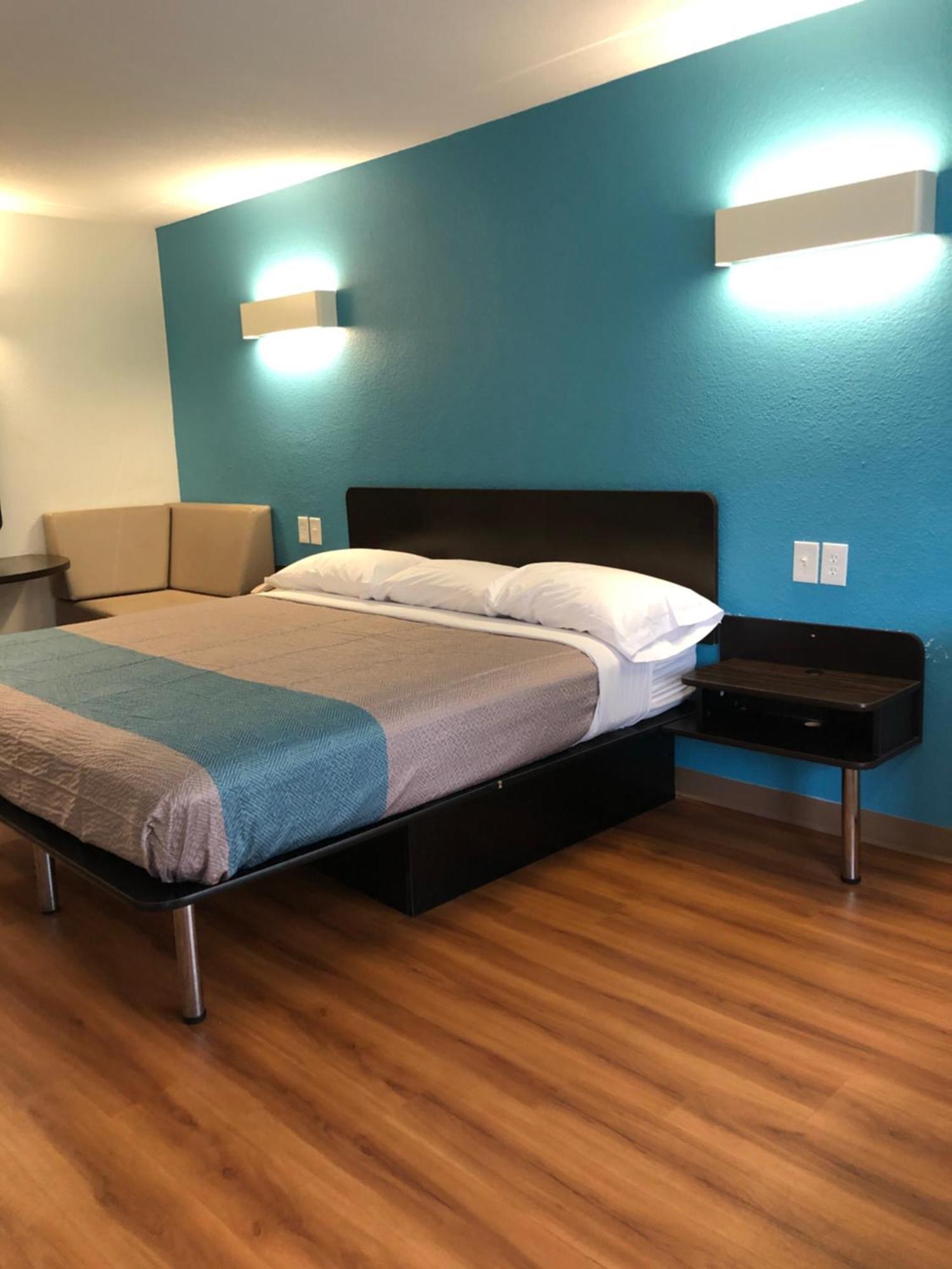 Hotel 6-daytona Beach, Fl - Speedway