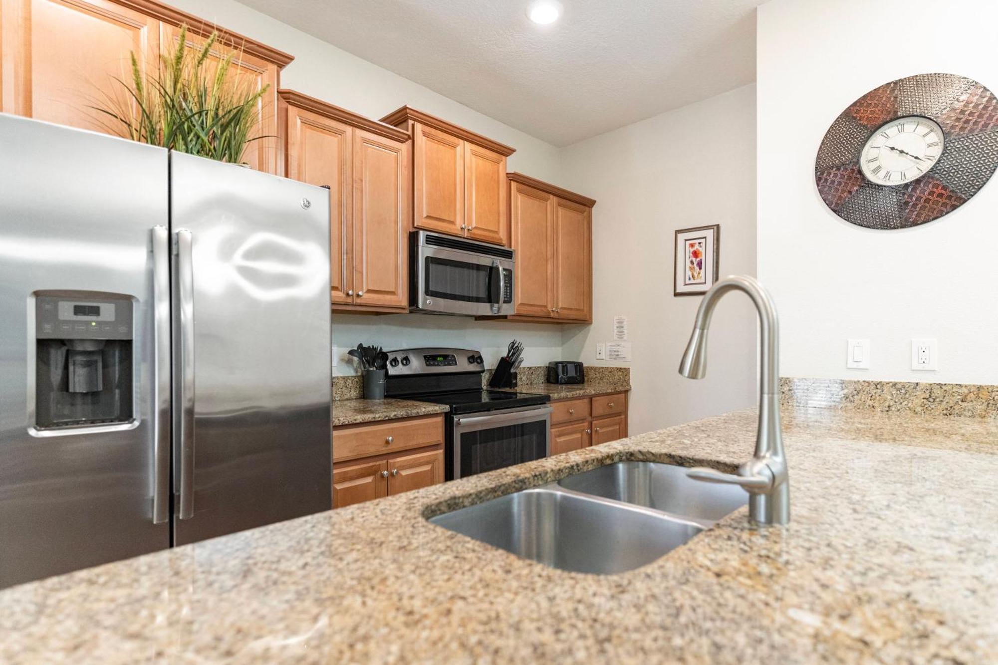 Amazing 5 Bedrooms 04ba At Storey * Kissimmee