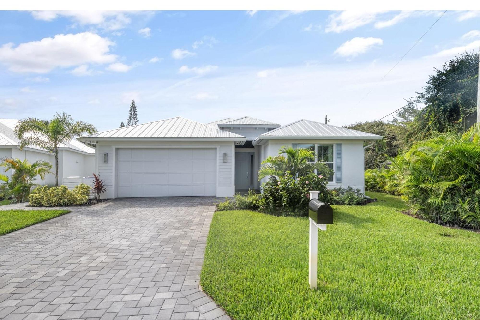 Beachside Bliss 3br, Heated Pool, Sleeps 10! Sebastian
