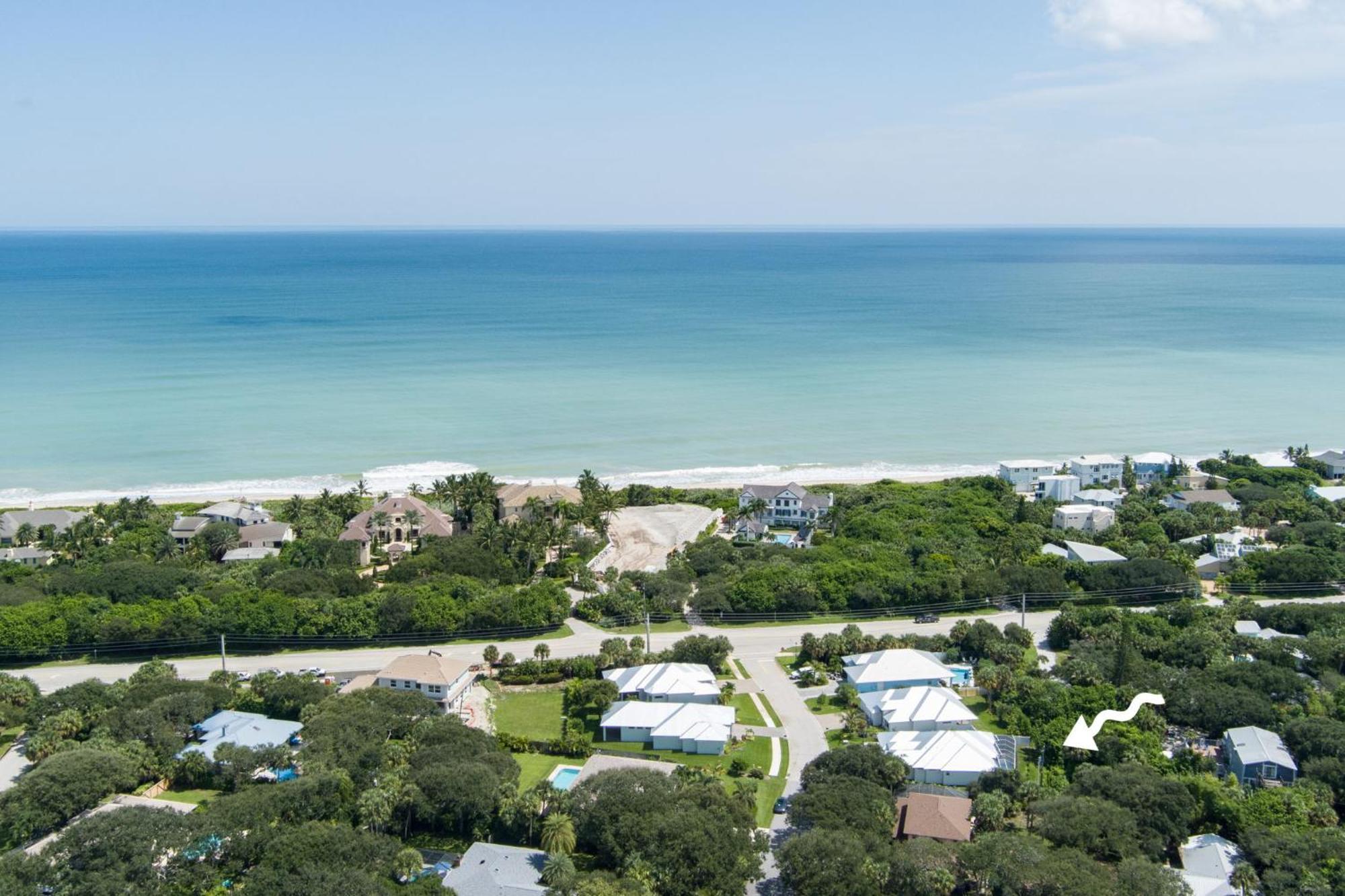 Beachside Bliss 3br, Heated Pool, Sleeps 10! Holiday home