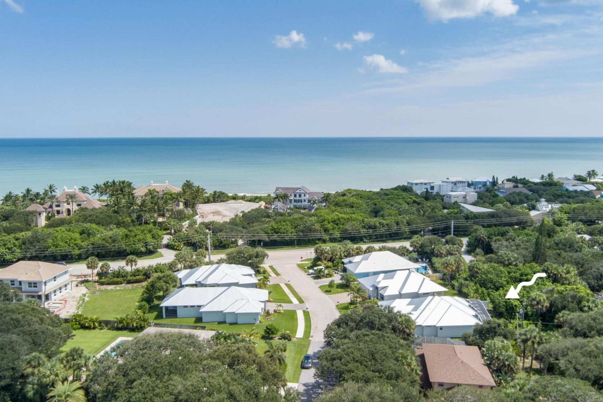 Holiday home Beachside Bliss 3br, Heated Pool, Sleeps 10!
