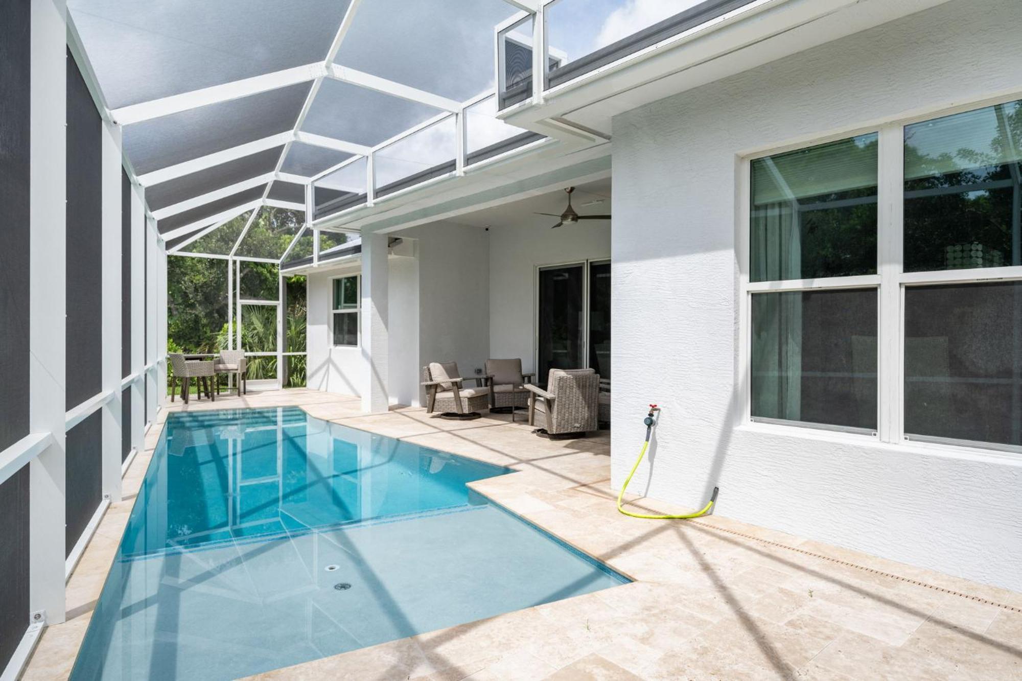 Holiday home Beachside Bliss 3br, Heated Pool, Sleeps 10! *