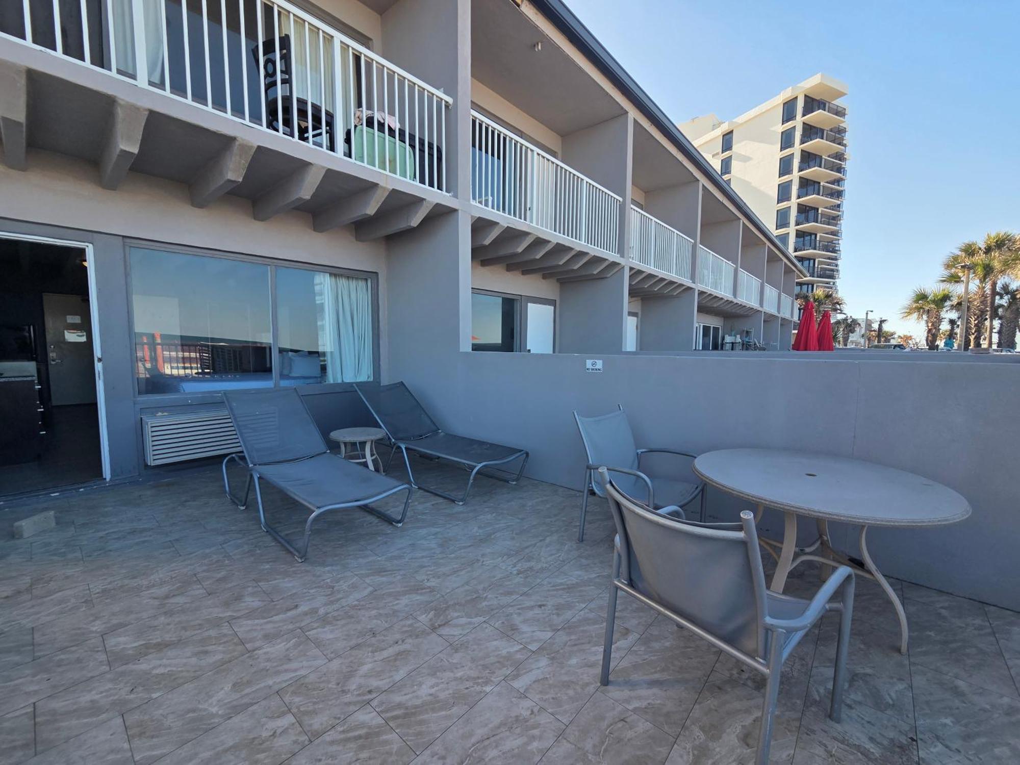 House 2* Daytona Beach