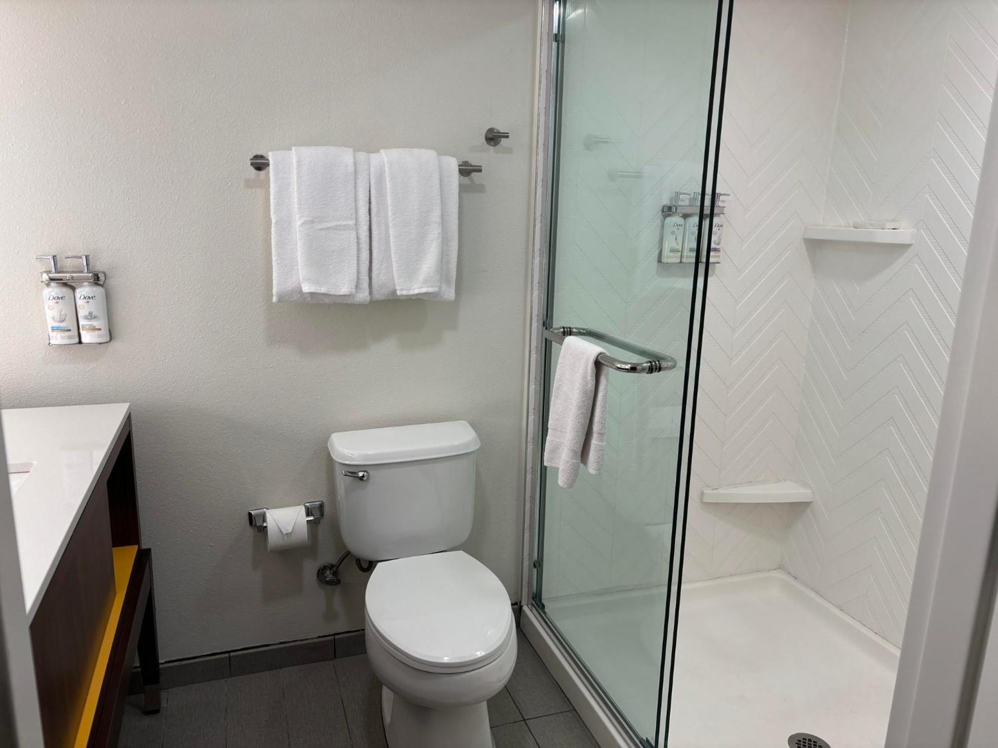 Hotel & - - Wells Rd. Orange Park