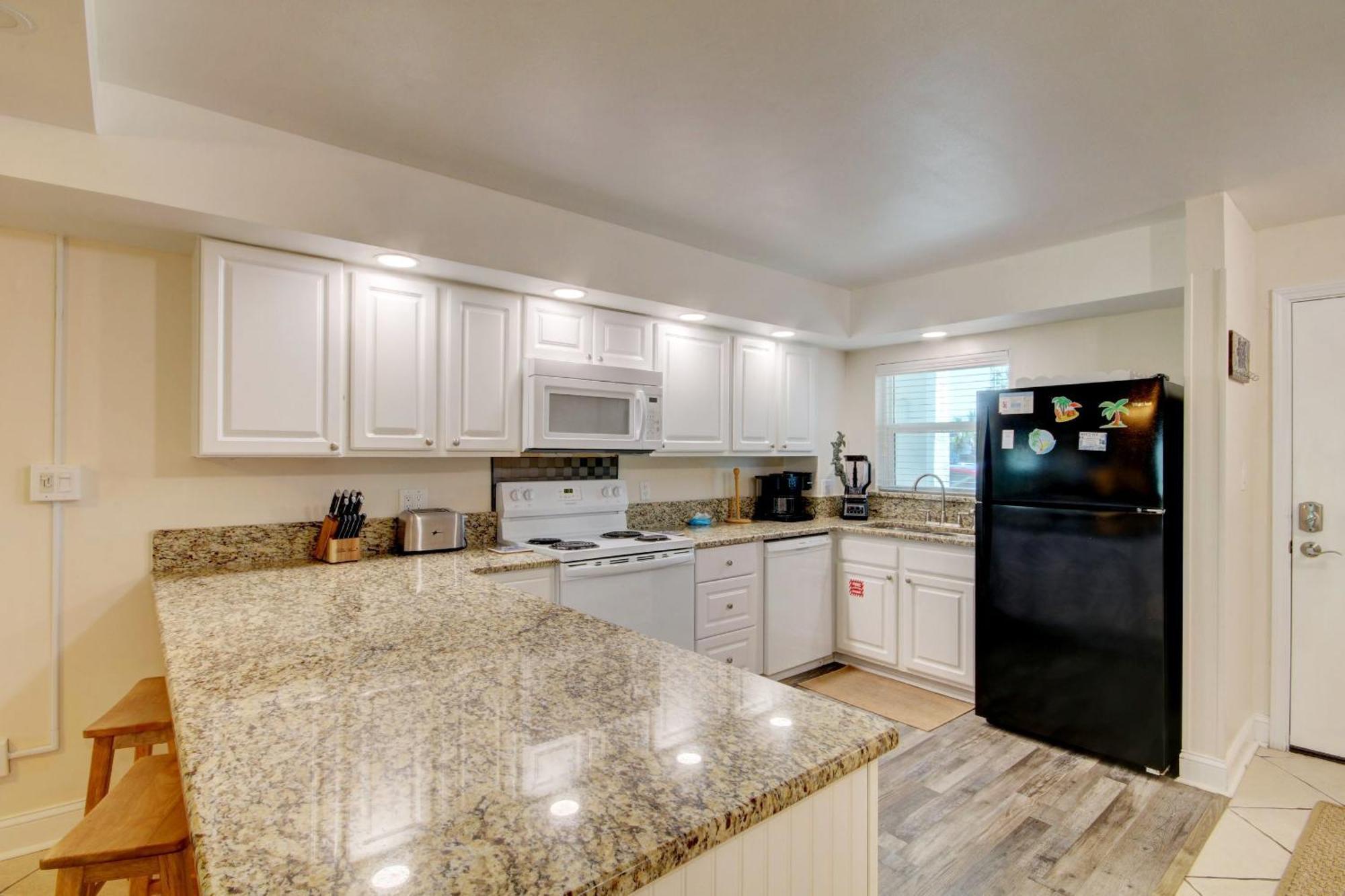 El Matador 317 - Walk Right Out To The Pool And The Beach! *