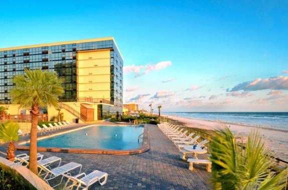 Single Or Double Oceanfront Pool & Tiki Aparthotel