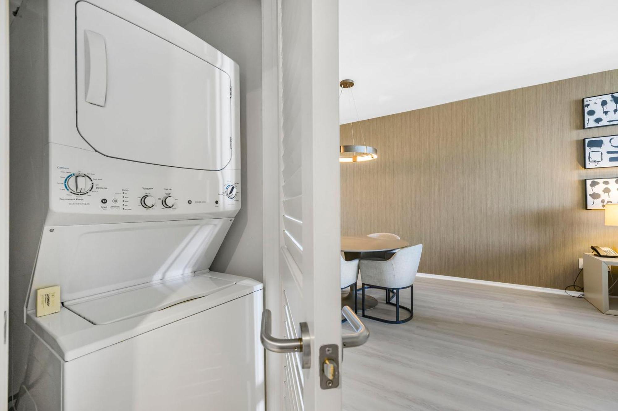 Apartment Beautiful Views From A Comfortable With Access! *