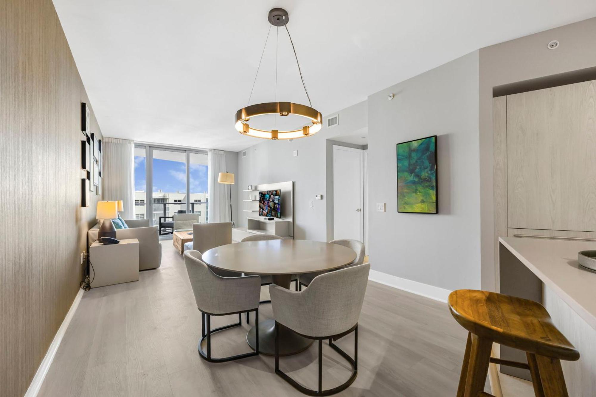 Beautiful Views From A Comfortable With Access! *
