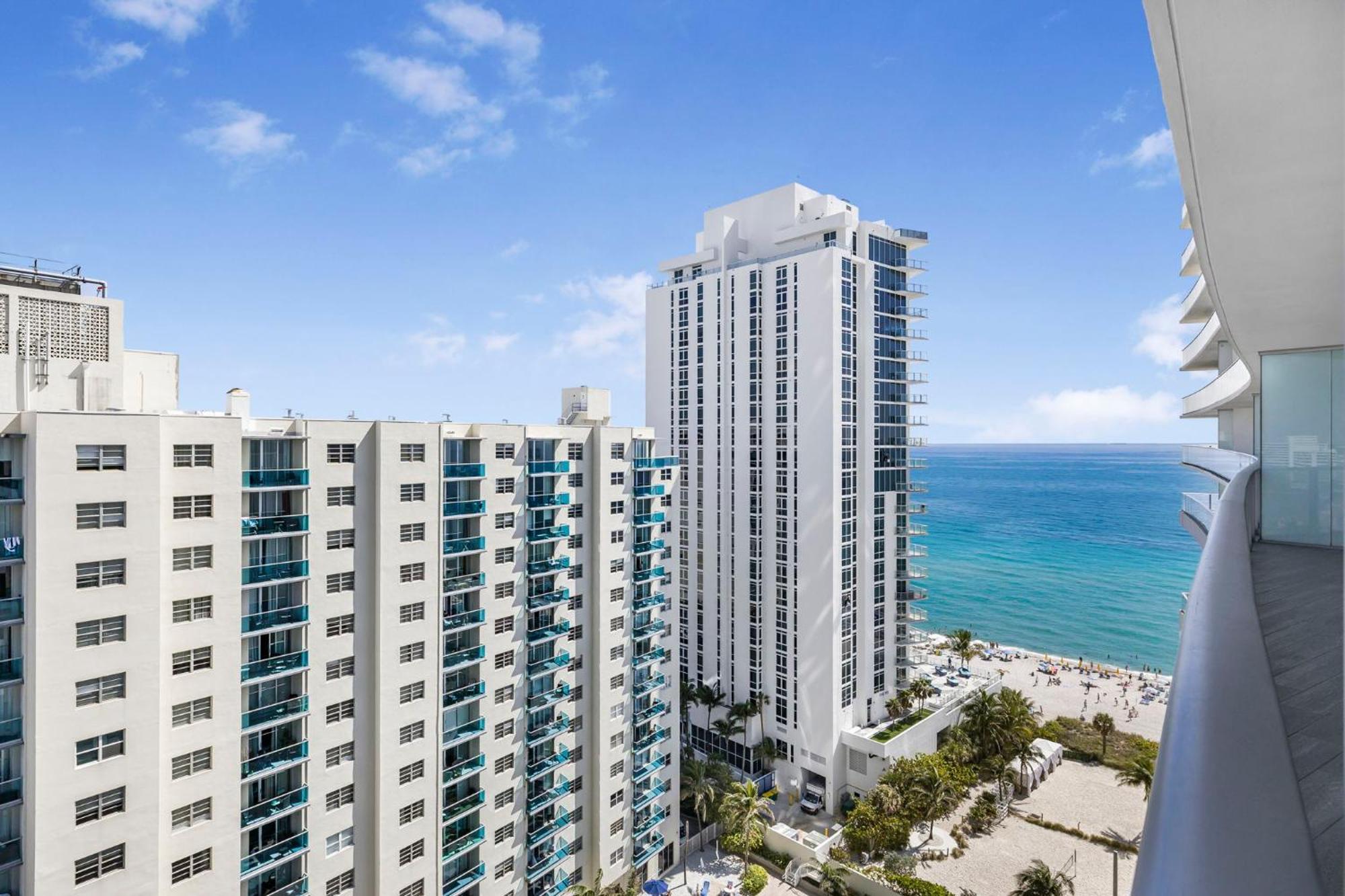Apartment Beautiful Views From A Comfortable With Access!