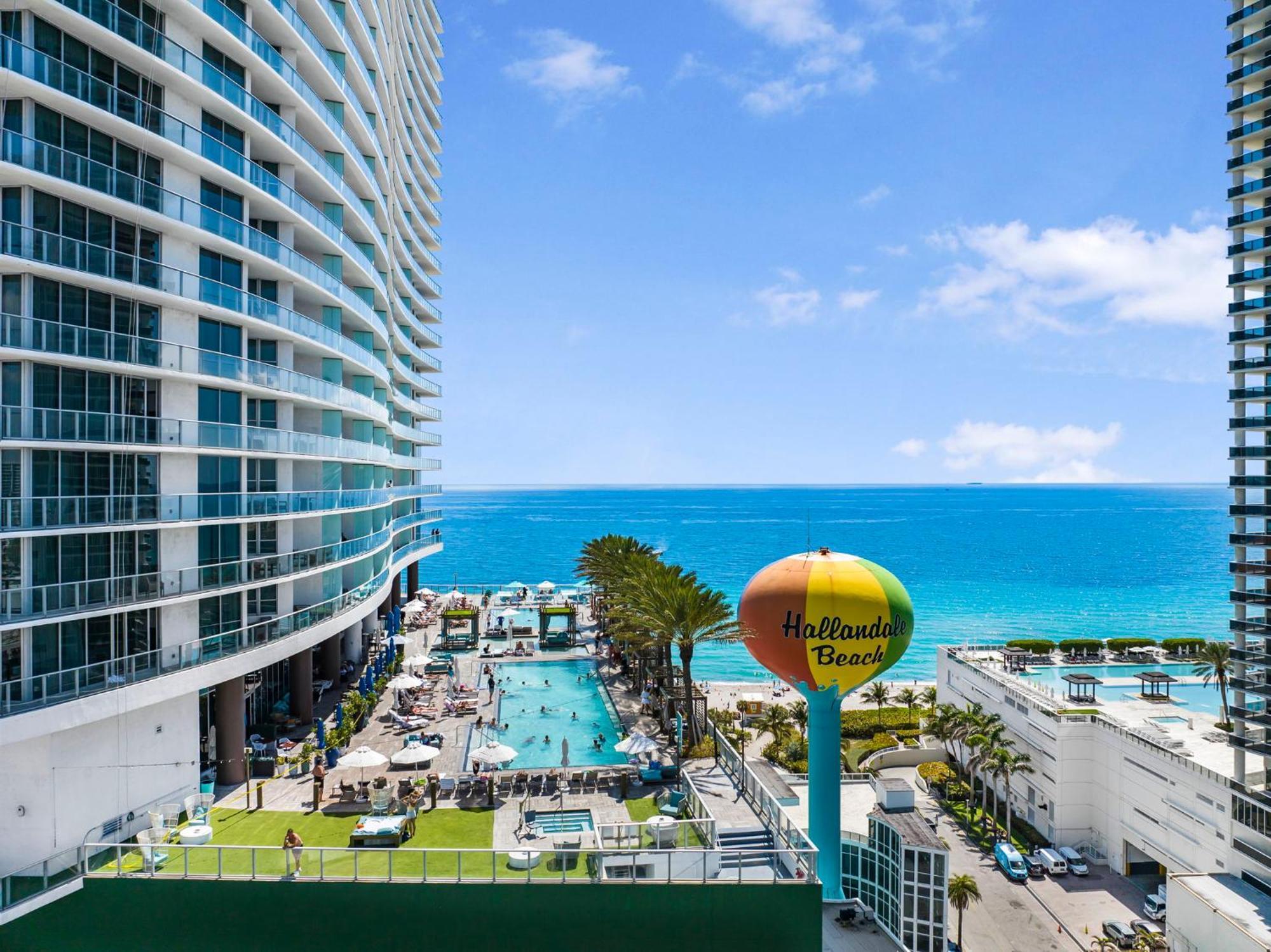 Apartment Beautiful Views From A Comfortable With Access! Hollywood