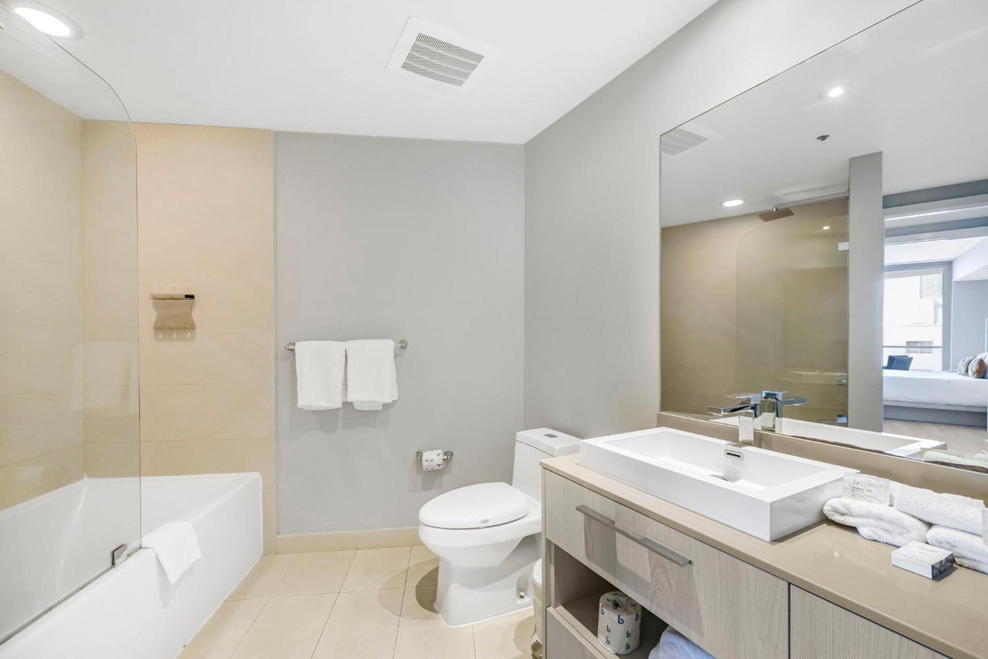 Beautiful Views From A Comfortable With Access!