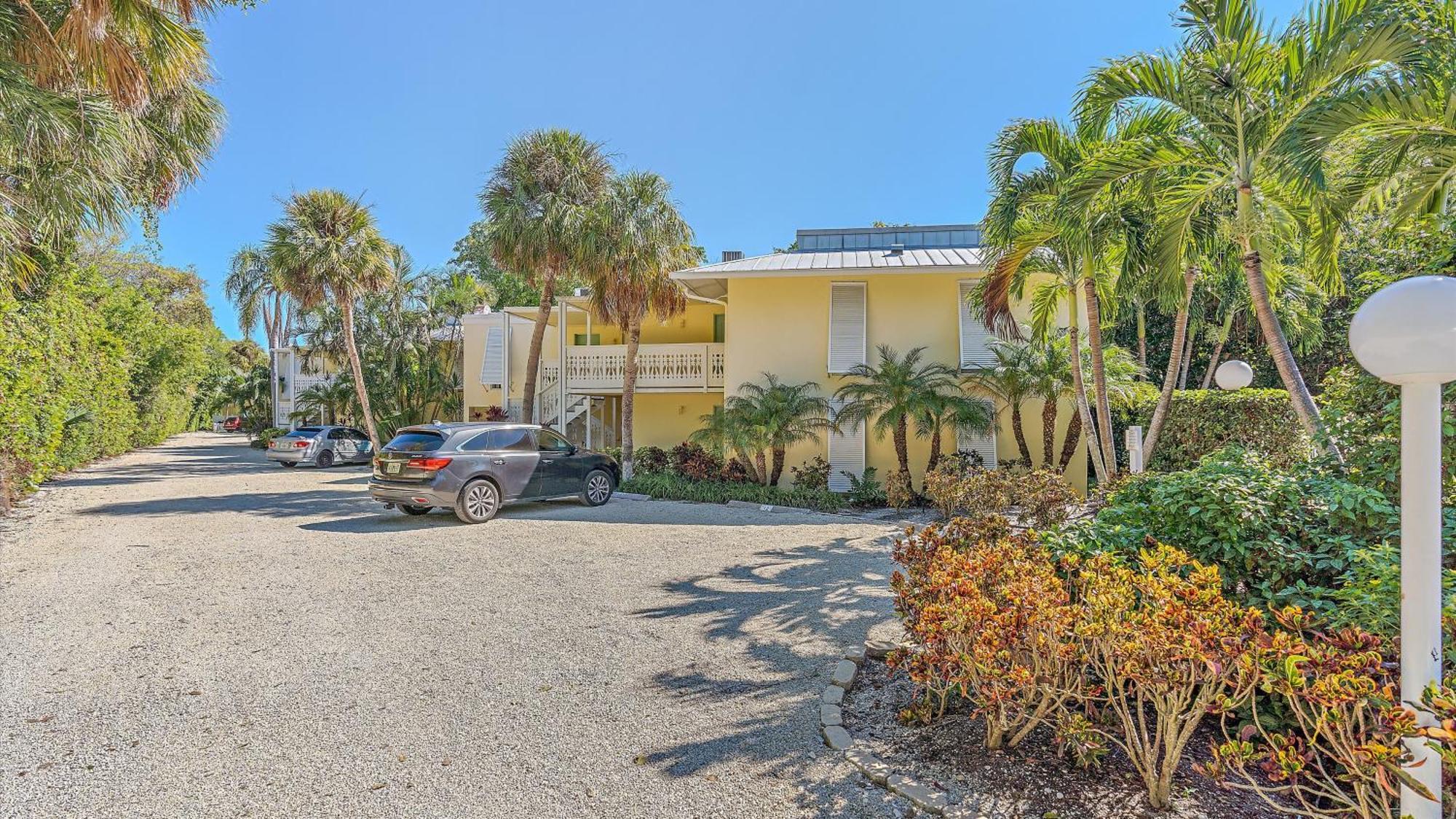 Just Beachy Apartment