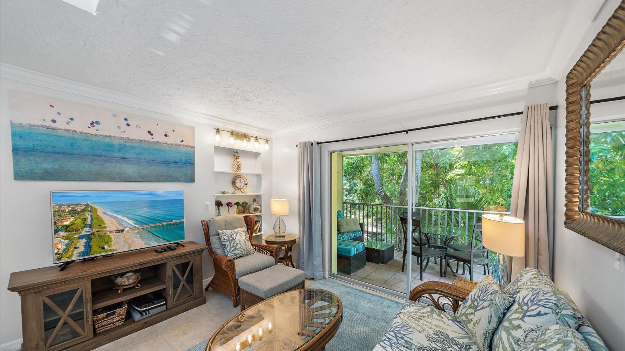 Just Beachy Apartment Longboat Key