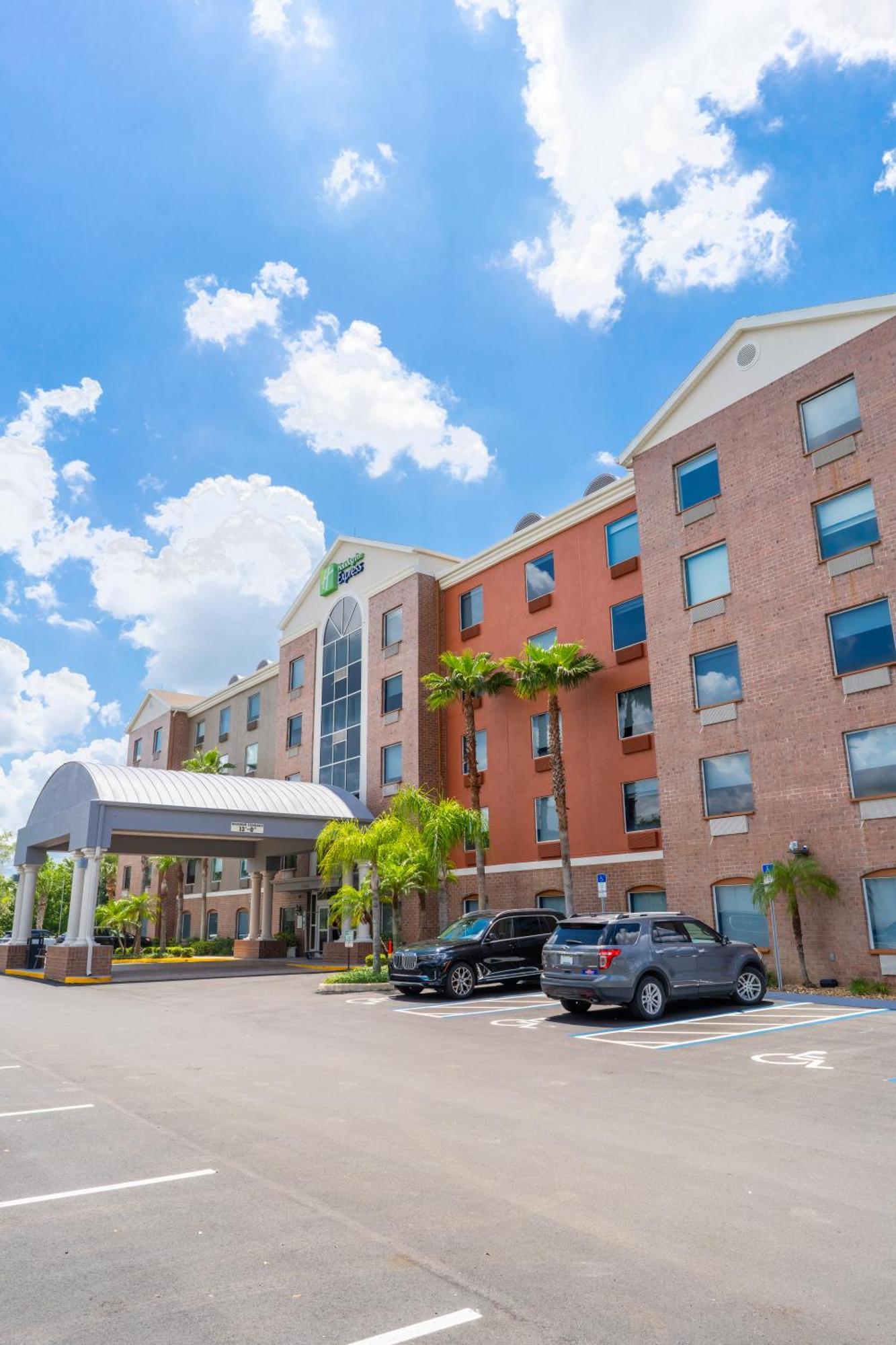 Hotel Express & Orange - Deltona By Ihg