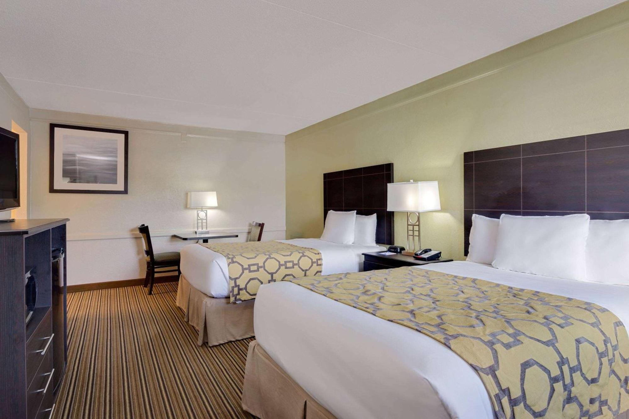Baymont By Wyndham Orange Park 2*