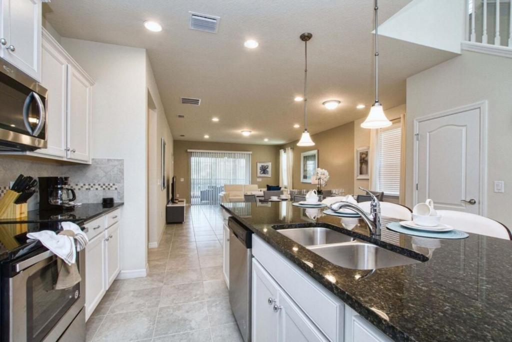 Luxury Windsor Resort Near Disney Oversize Pool