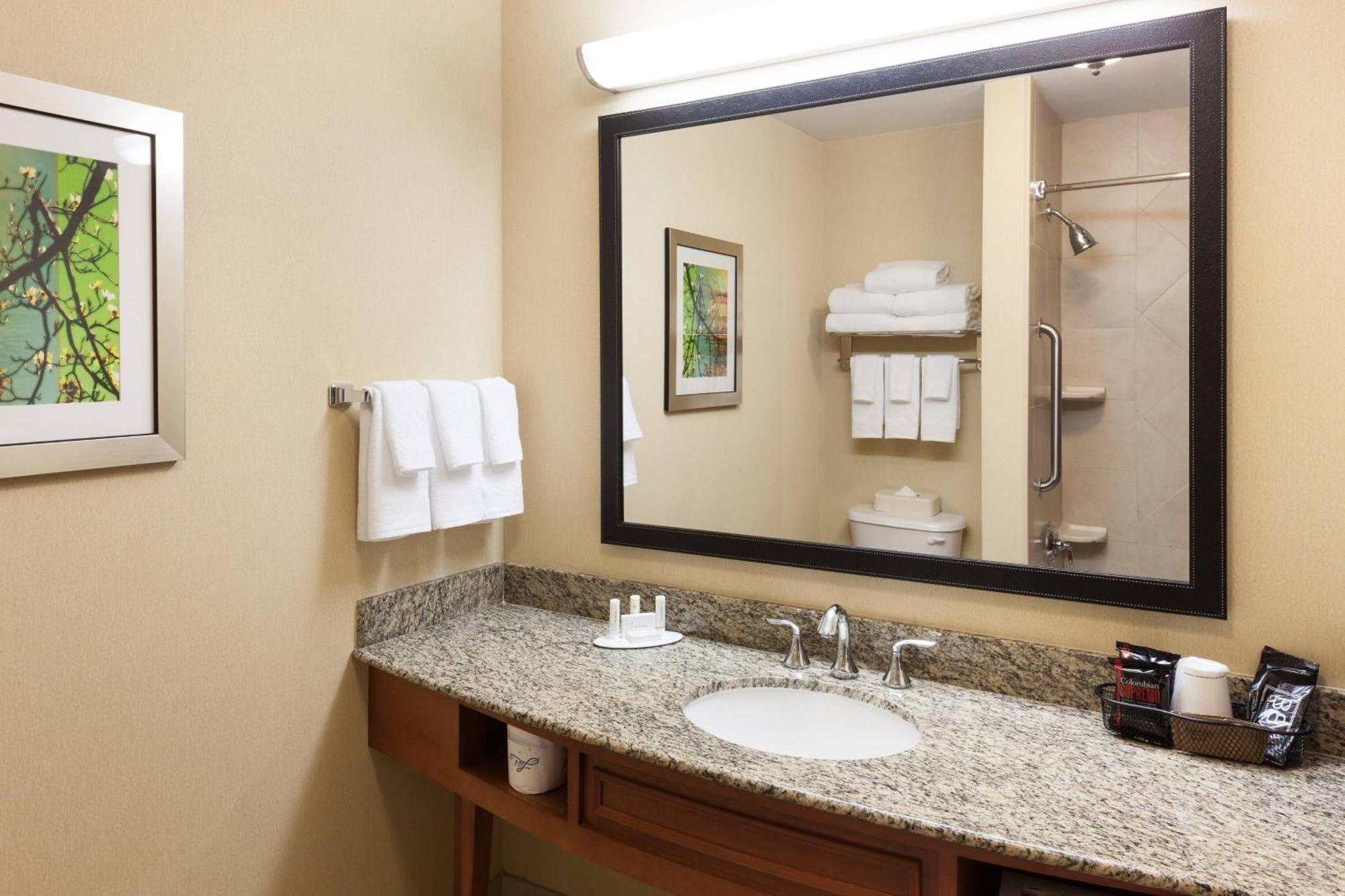 Fairfield & Butler Boulevard Hotel 3*