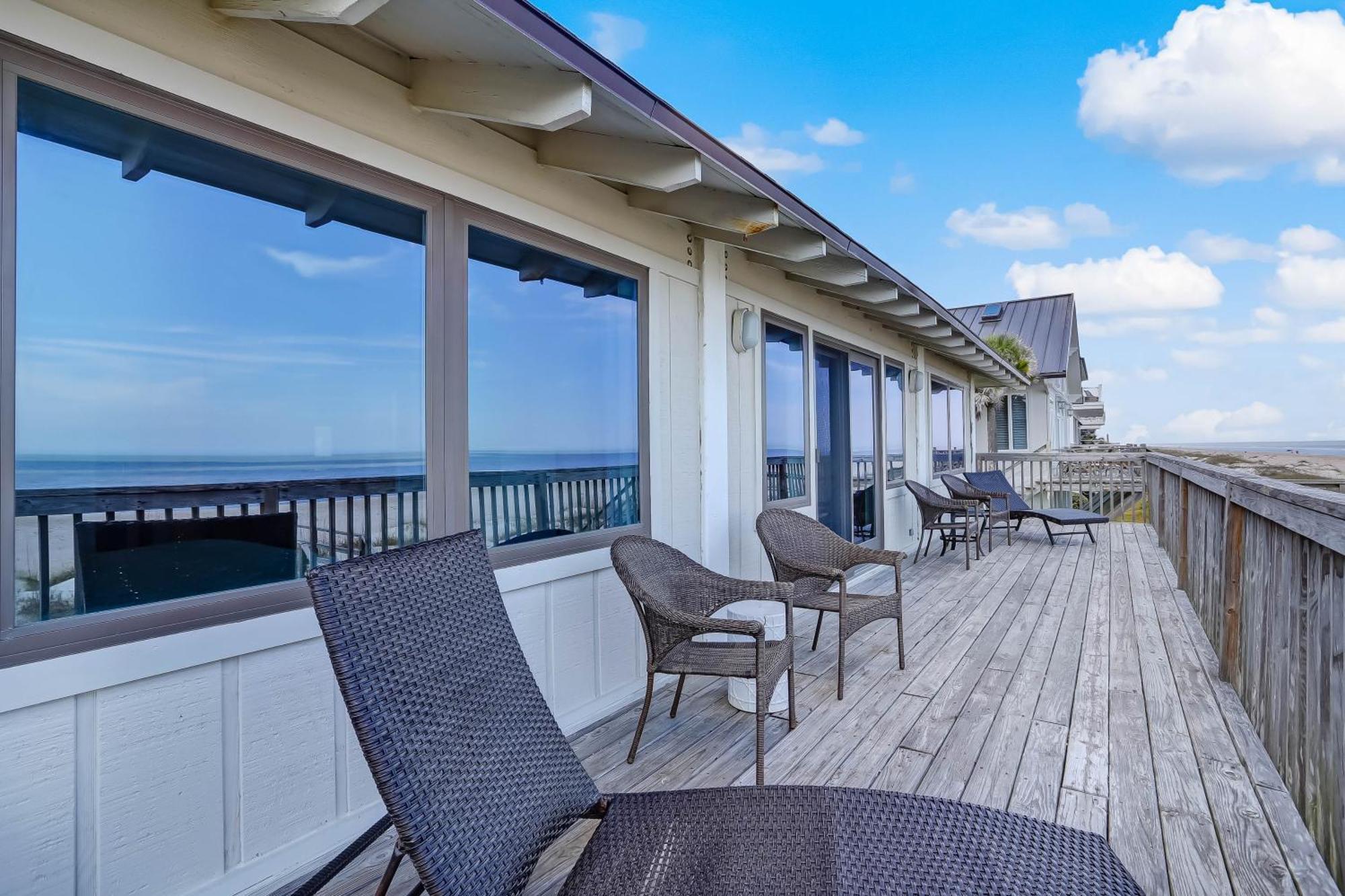 Hotel Oceanfront Pet Friendly Unit