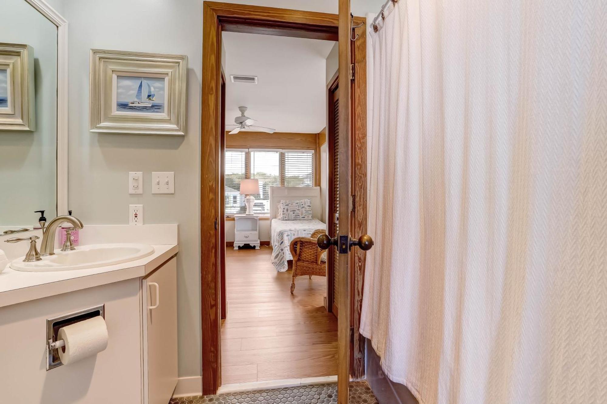 Hotel Oceanfront Pet Friendly Unit