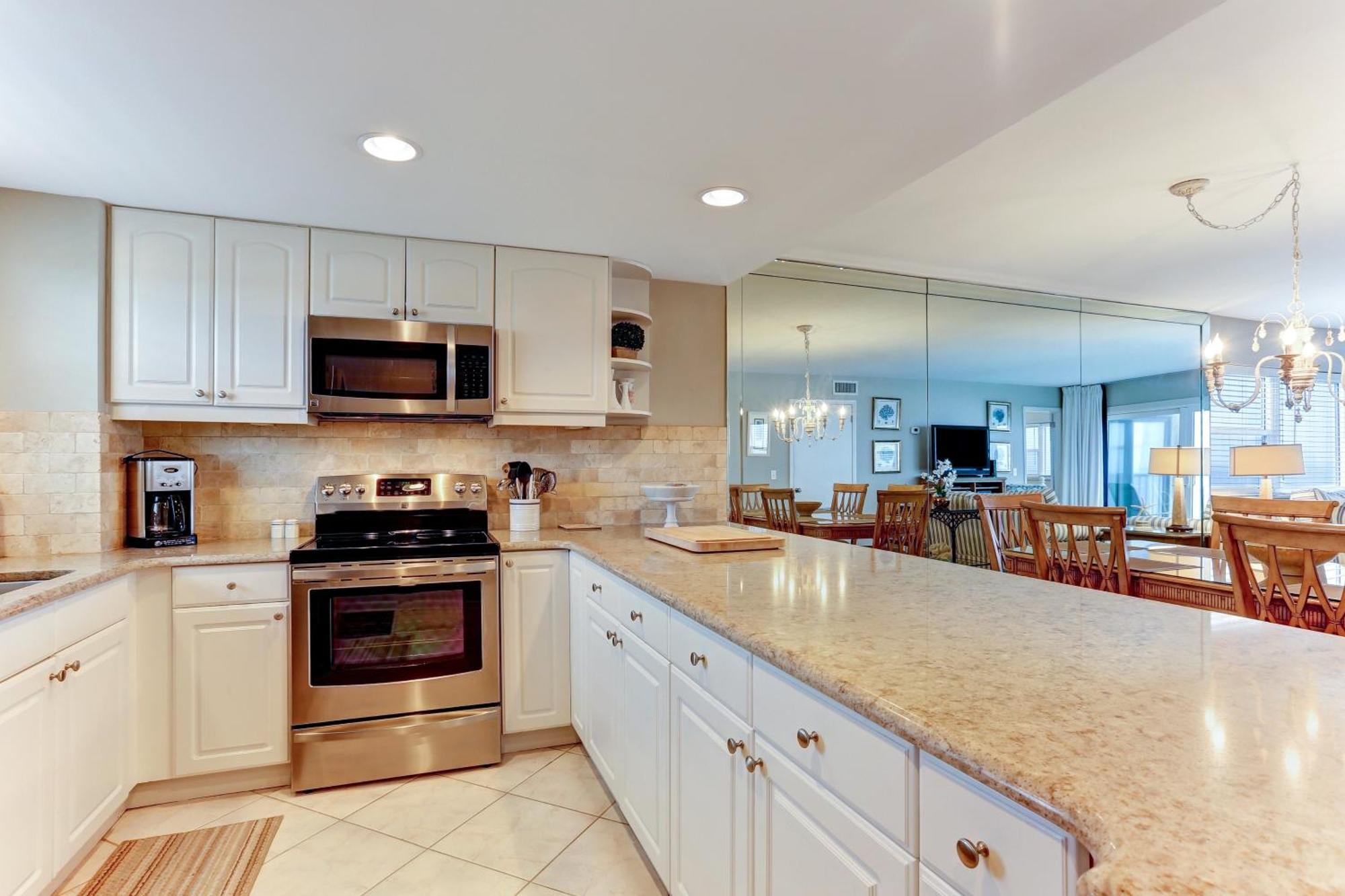 Beachview End Unit Apartment *