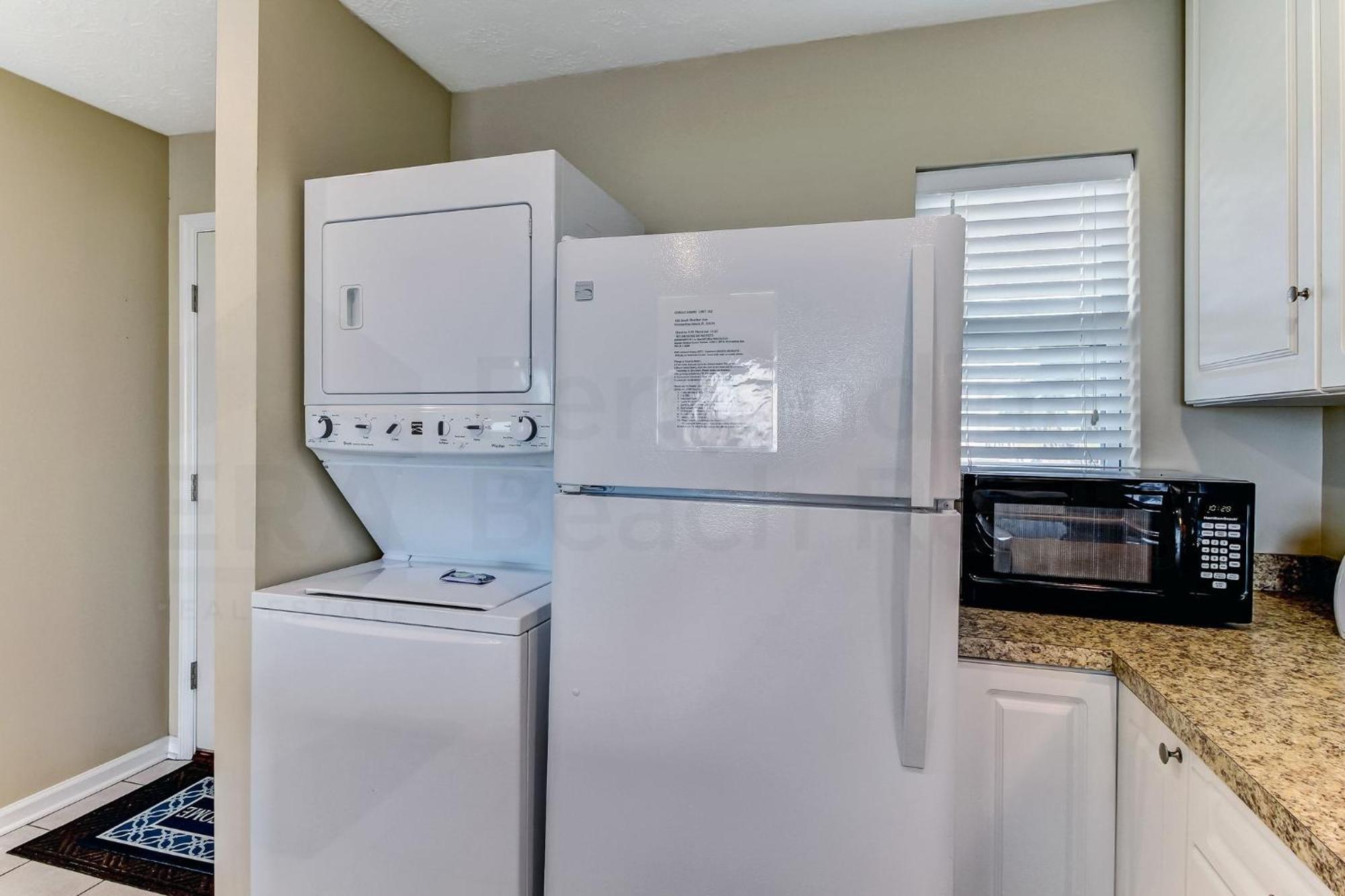 Dogfriendly Oceanfront Apartment