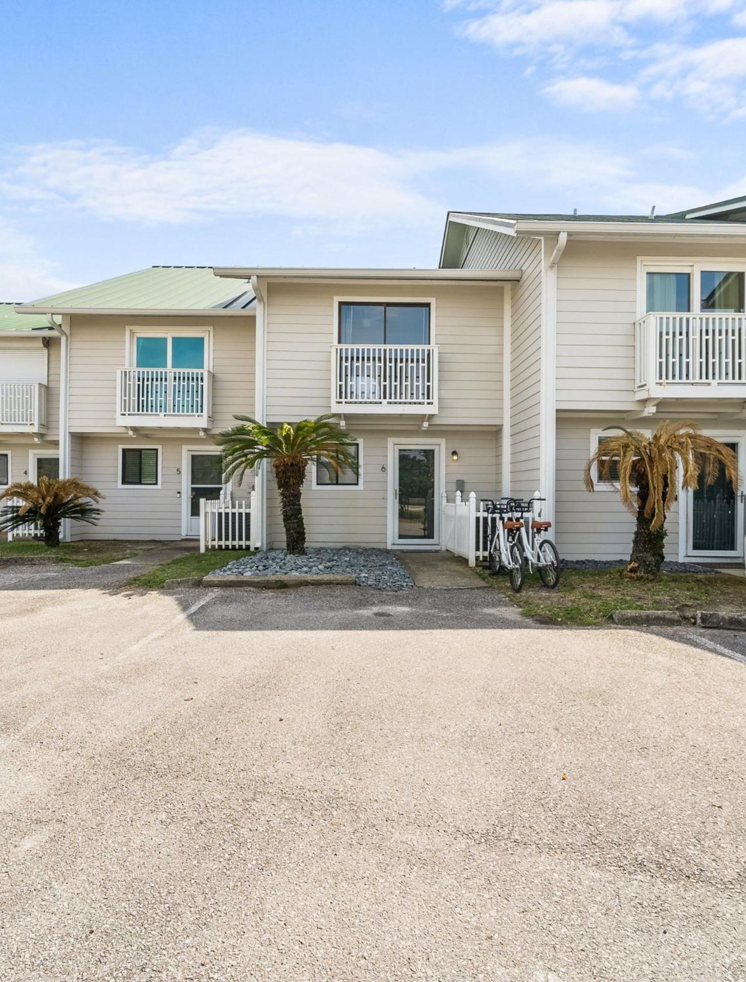 Seacrest - 6 Townhouse Holiday home *