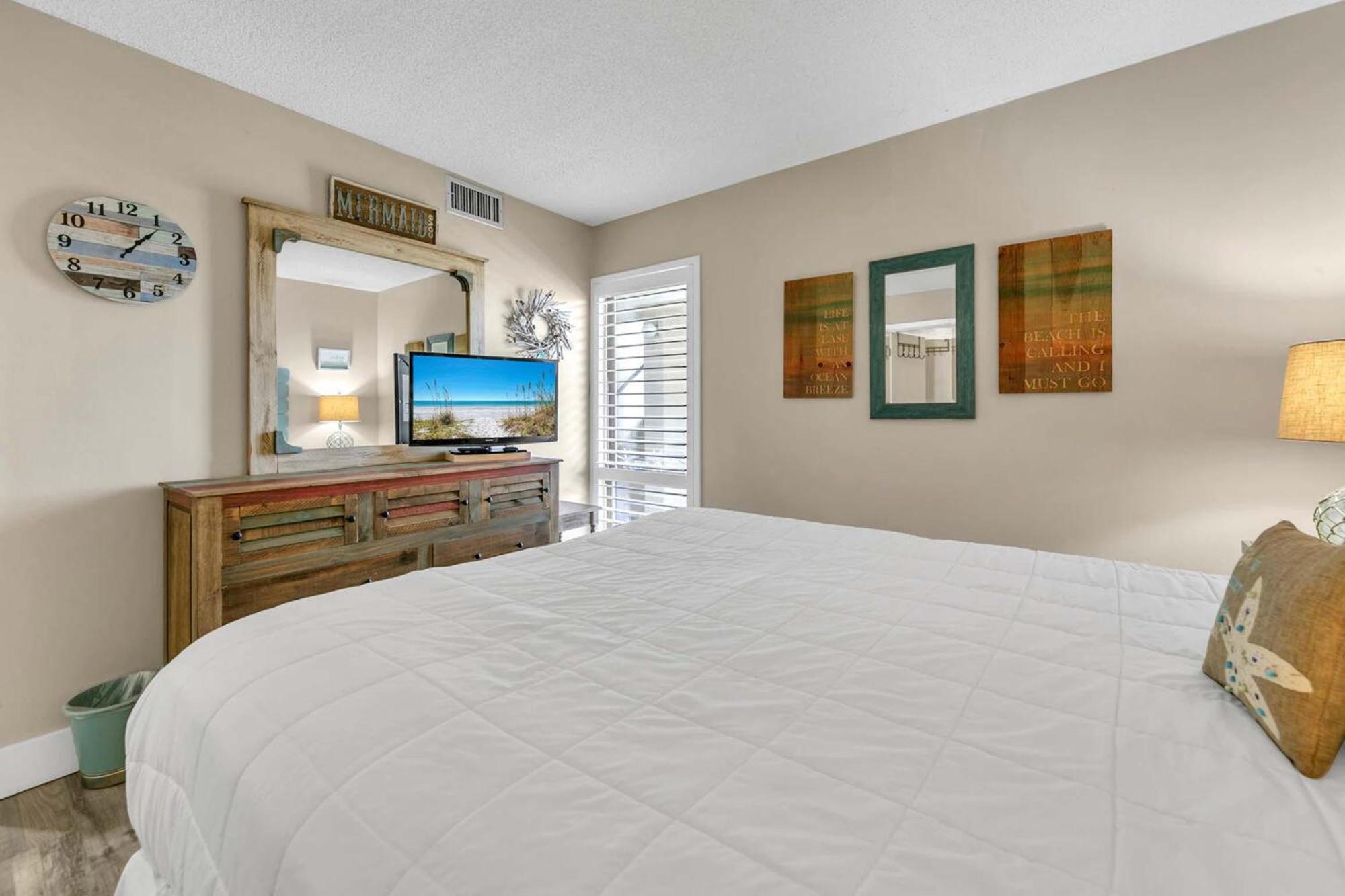 Apartment Edgewater Tower 2-611