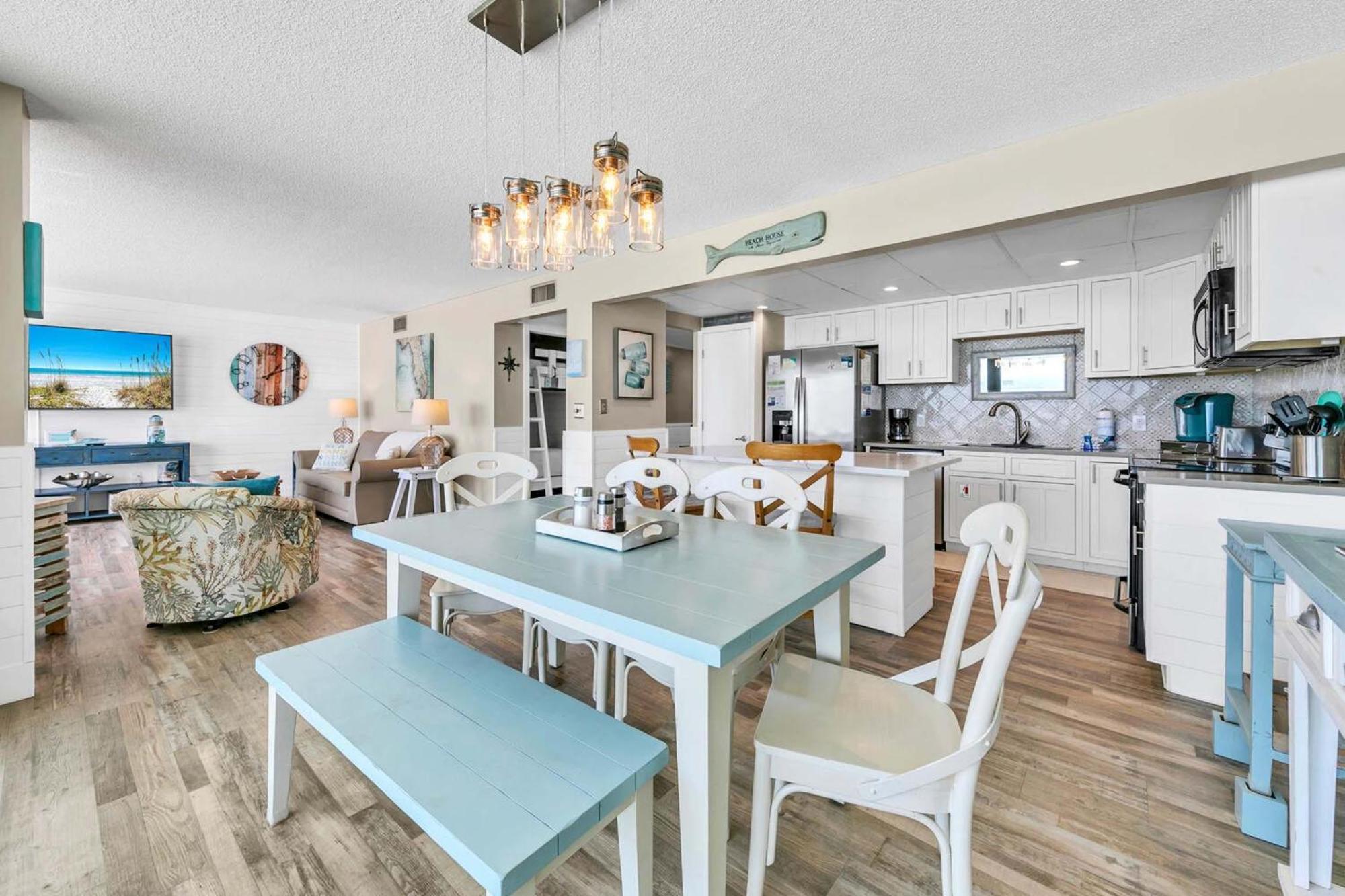 Apartment Edgewater Tower 2-611