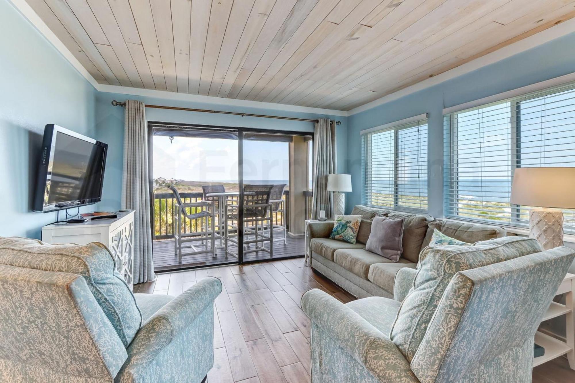 W Salt Water Pool Apartment *