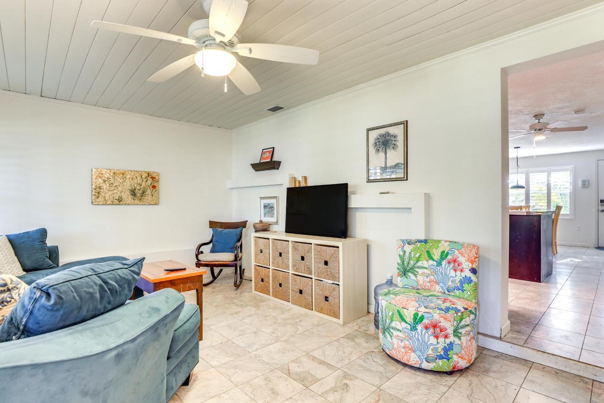 Upscale With Patio And Bbq, Walk To * Englewood