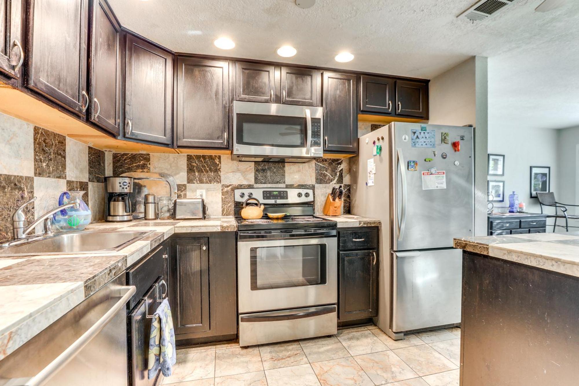 Upscale With Patio And Bbq, Walk To Holiday home Englewood