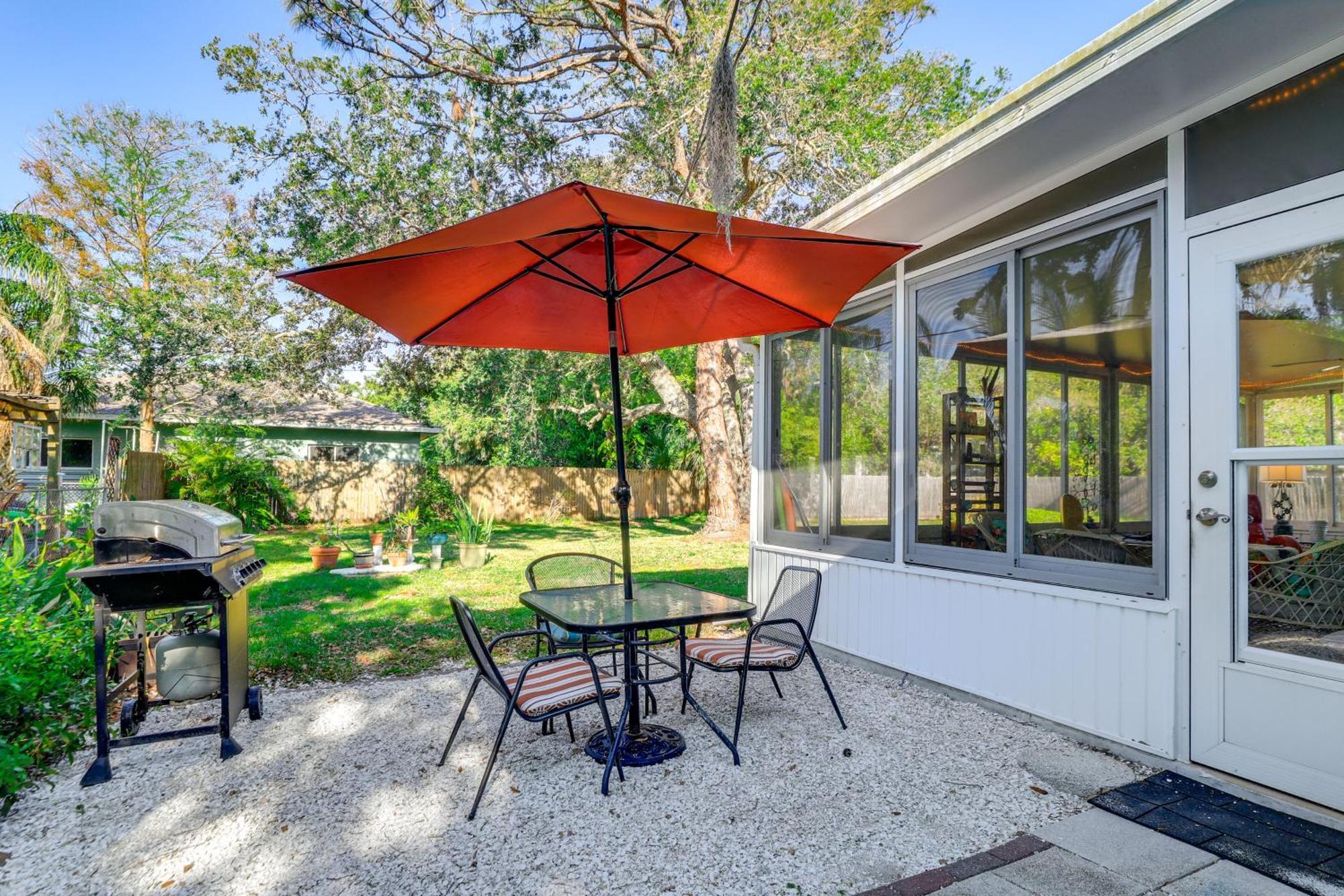 Upscale With Patio And Bbq, Walk To Englewood