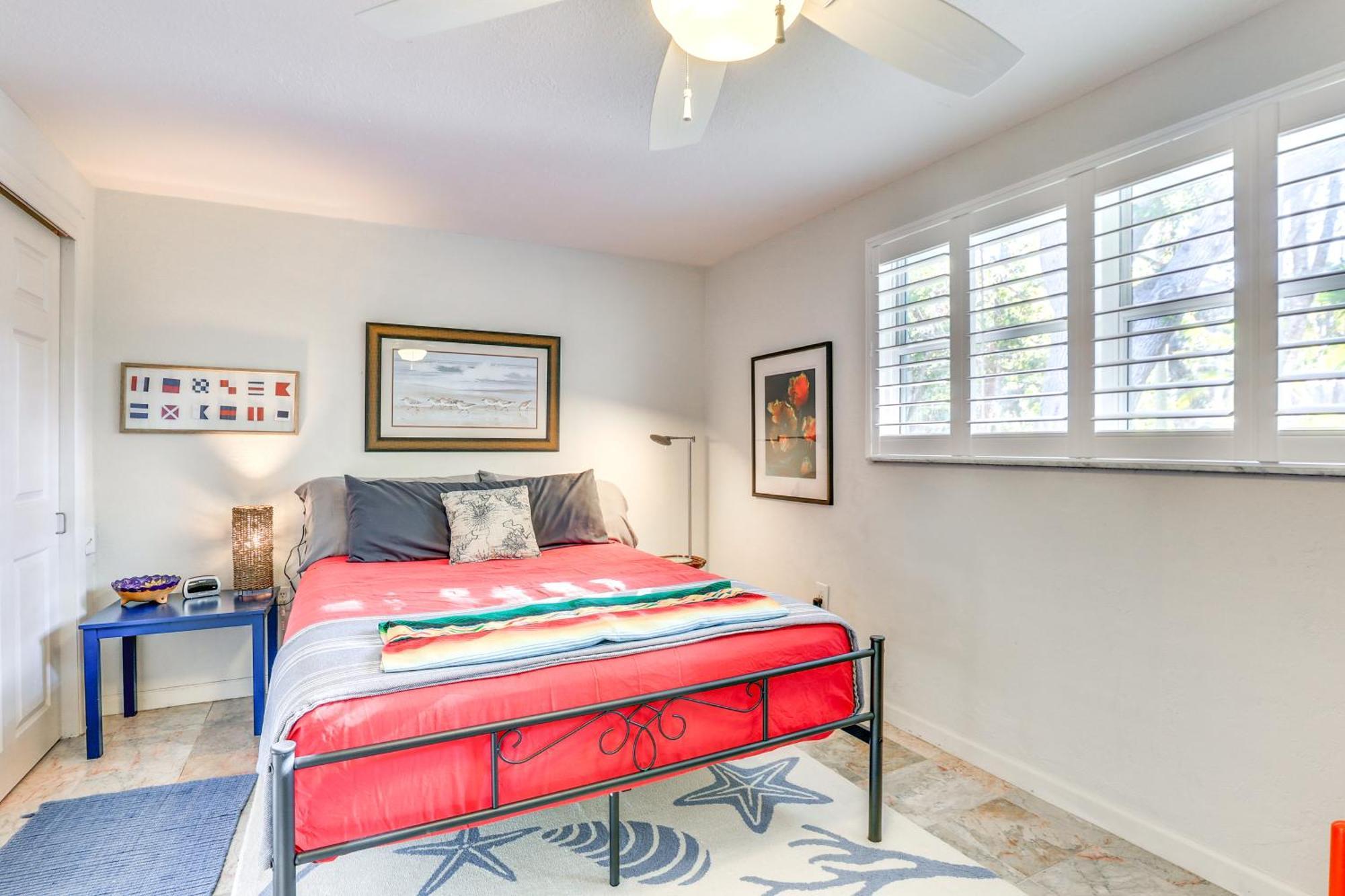 Upscale With Patio And Bbq, Walk To Holiday home