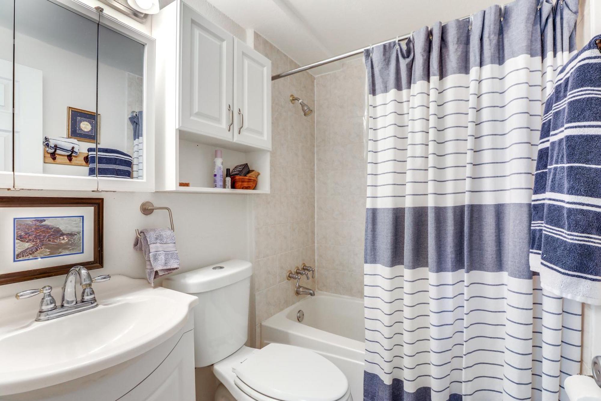 Holiday home Upscale With Patio And Bbq, Walk To Englewood