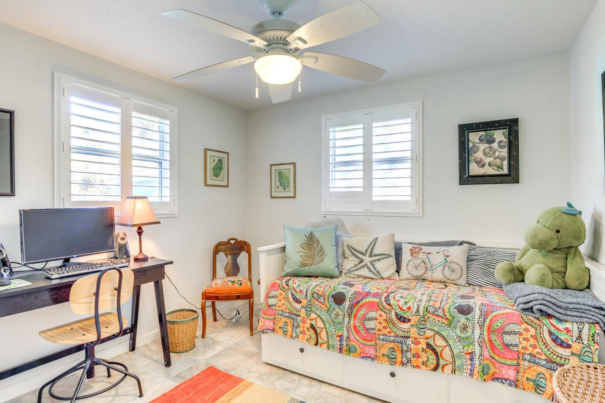 Upscale With Patio And Bbq, Walk To Englewood