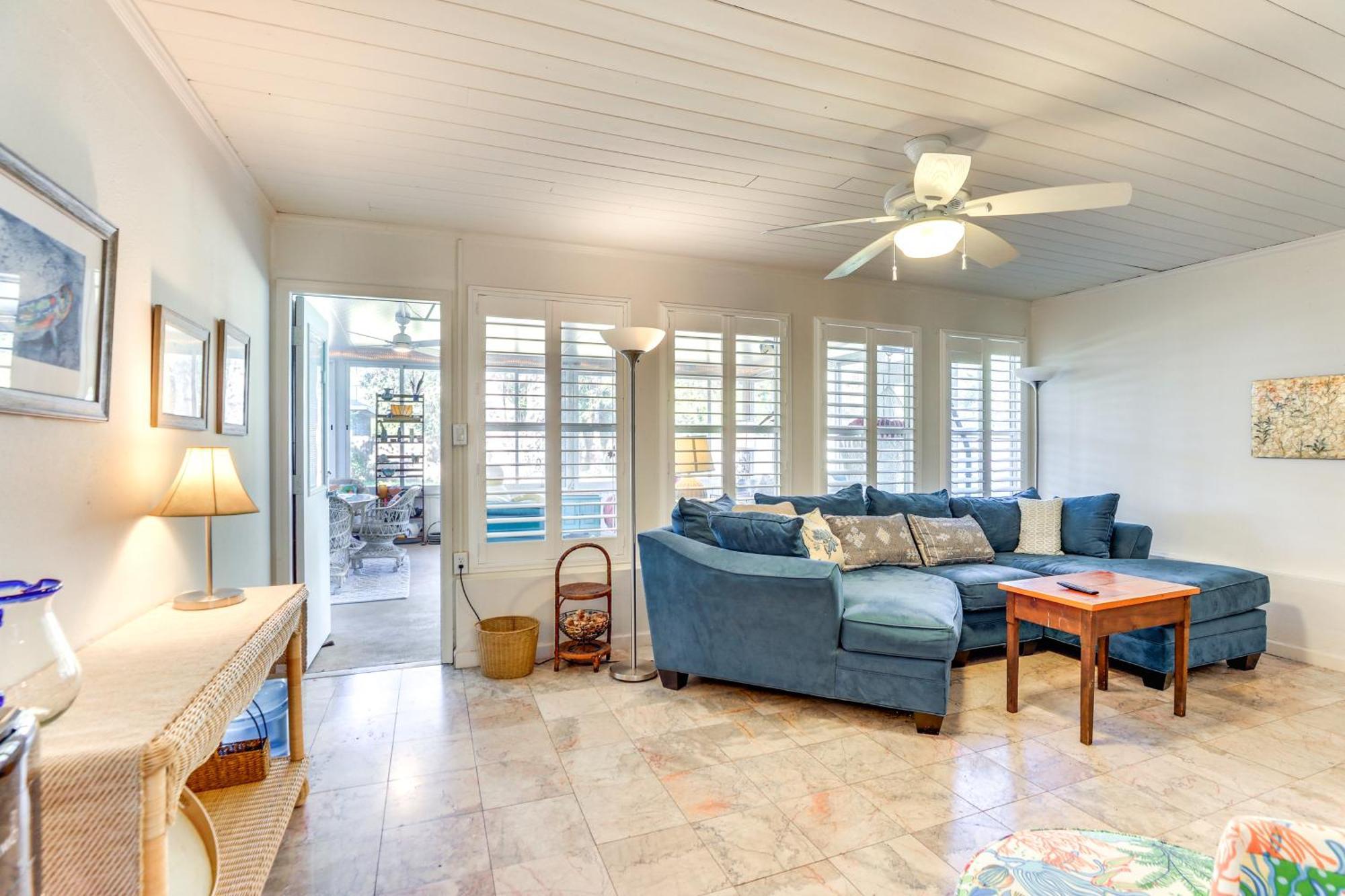 Upscale With Patio And Bbq, Walk To Holiday home *