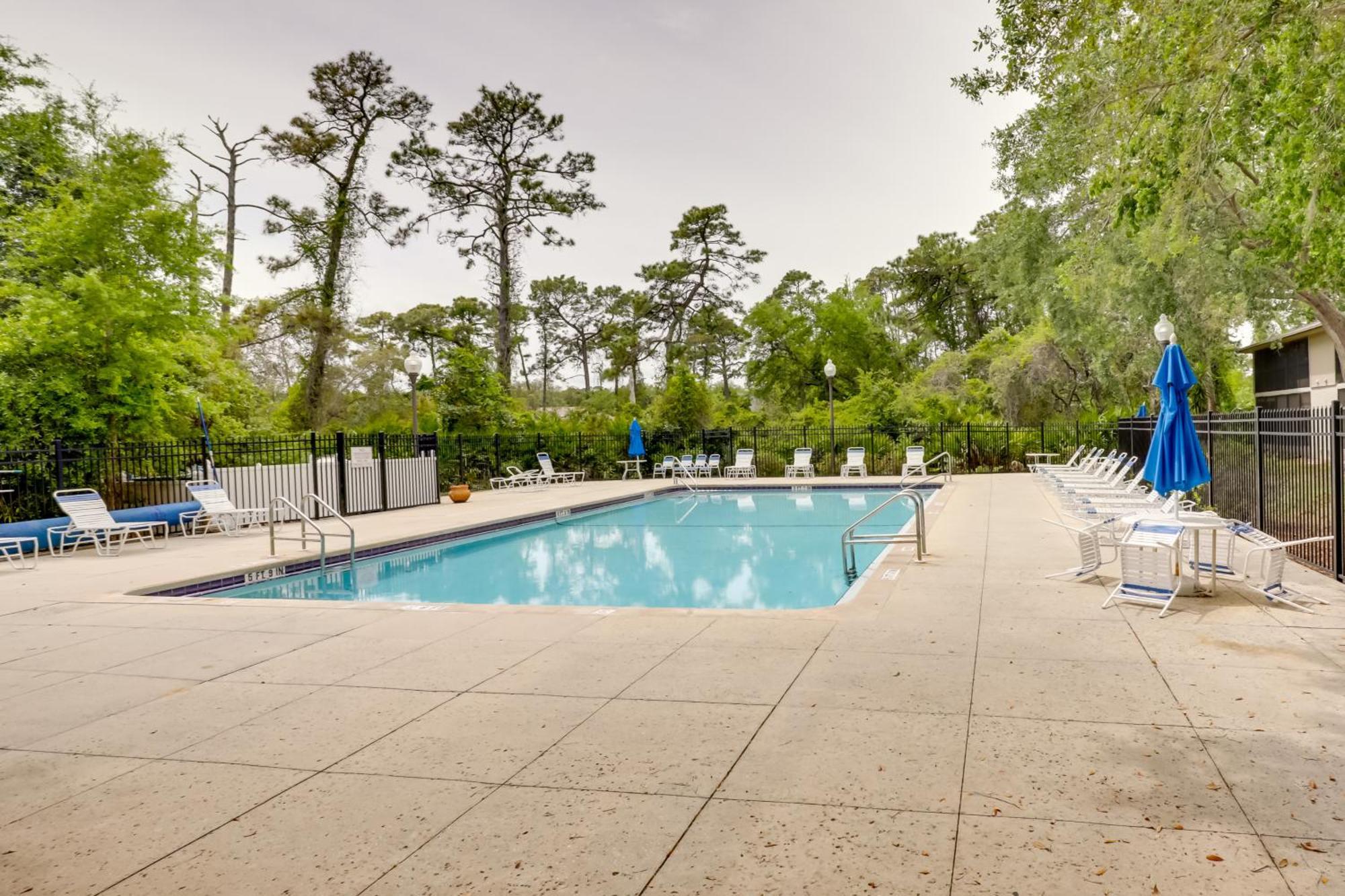 St Augustine With Screened Porch, Pool Access! Apartment *