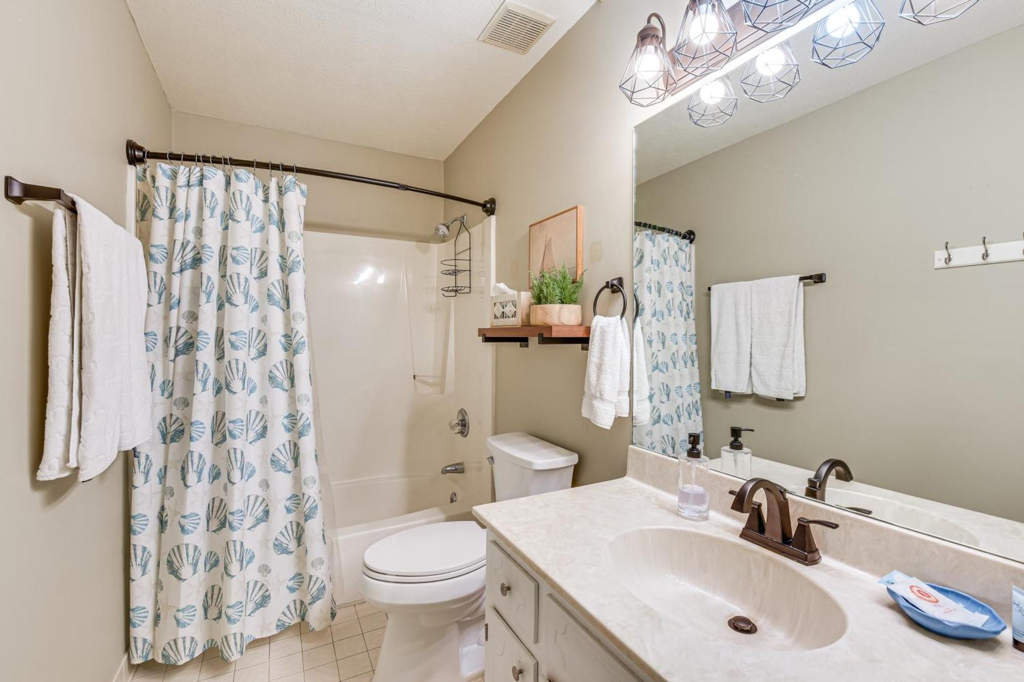Pcb With Private Balcony And 3 Pools! Apartment