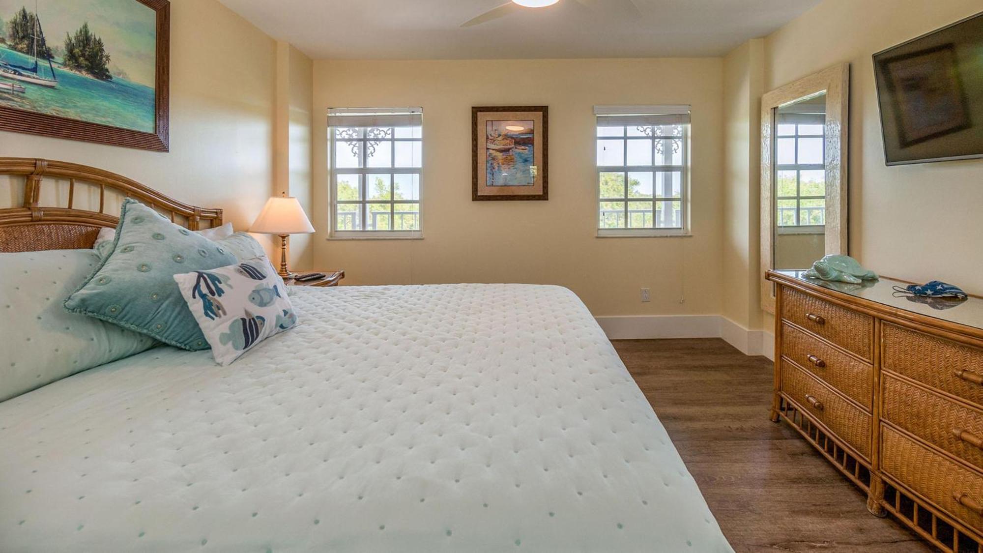 2405 Ocean Pointe Apartment *