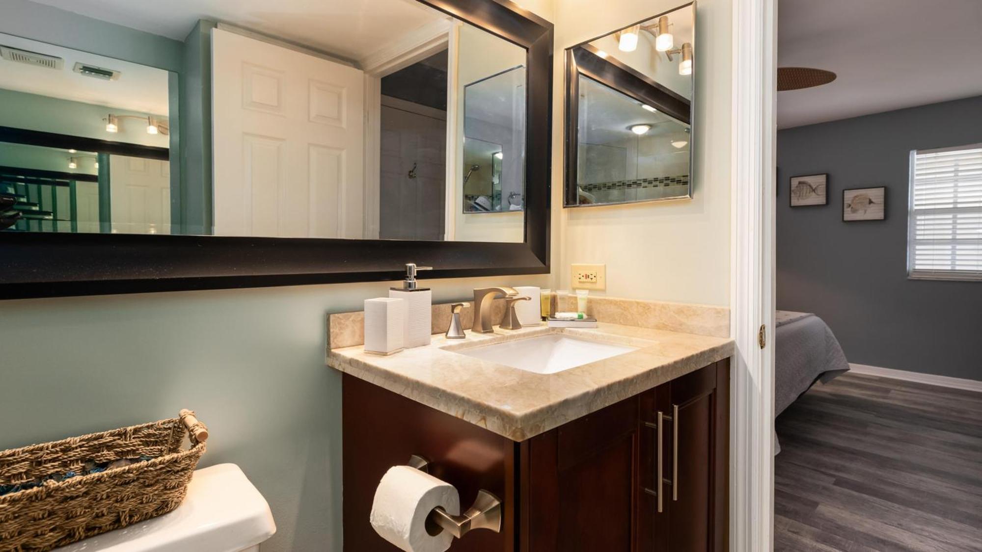 2402 Ocean Pointe *