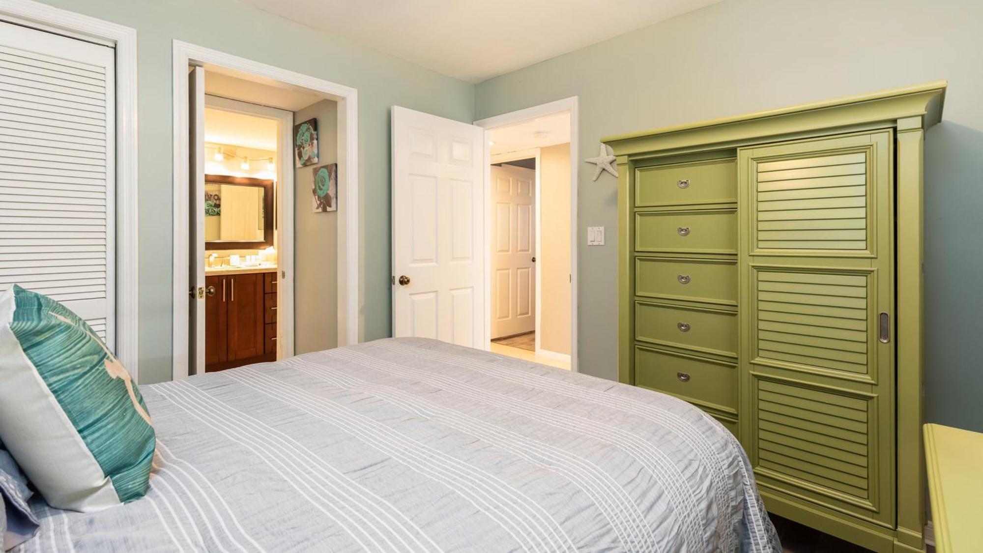 Apartment 2402 Ocean Pointe *