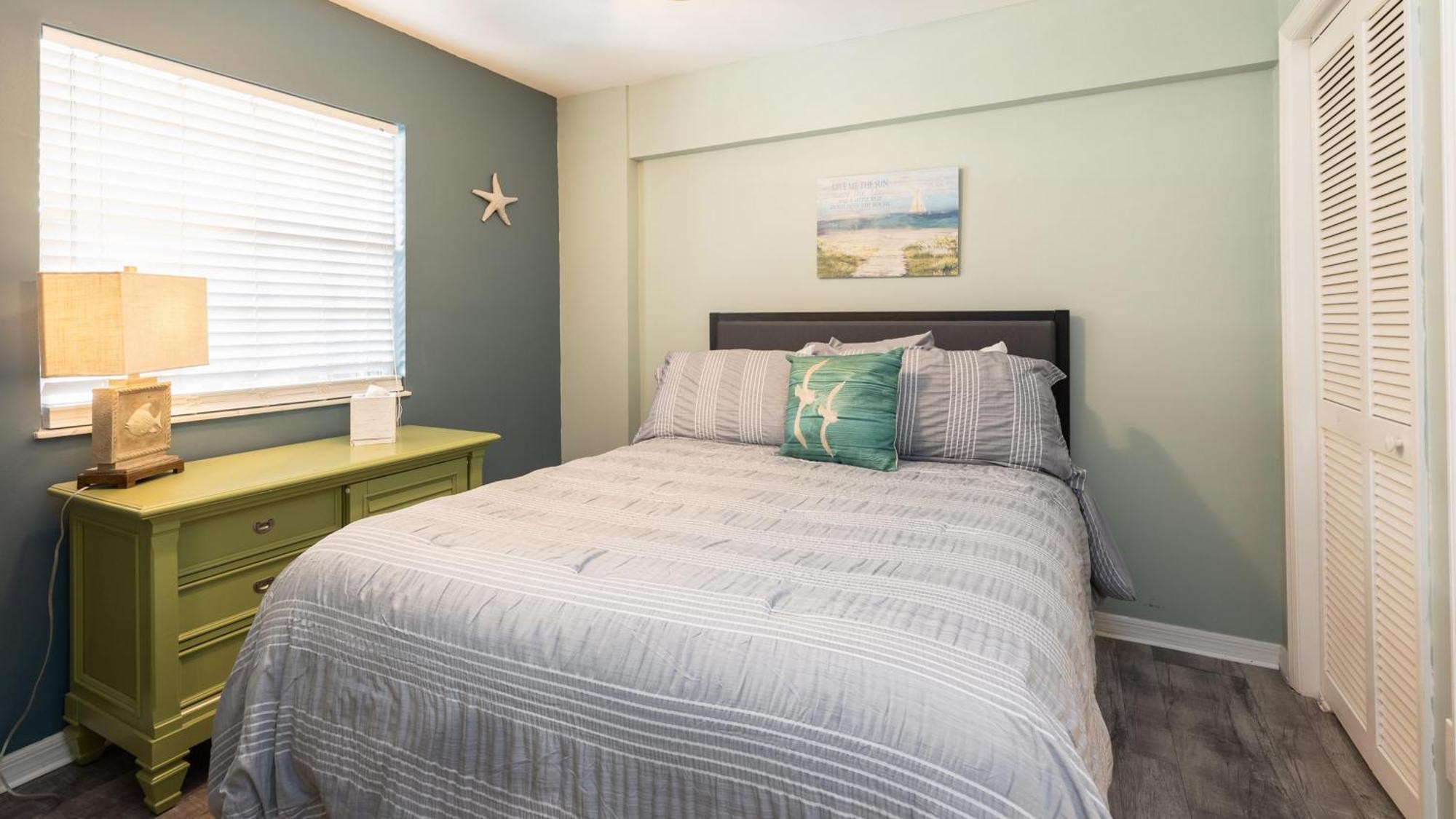 2402 Ocean Pointe *