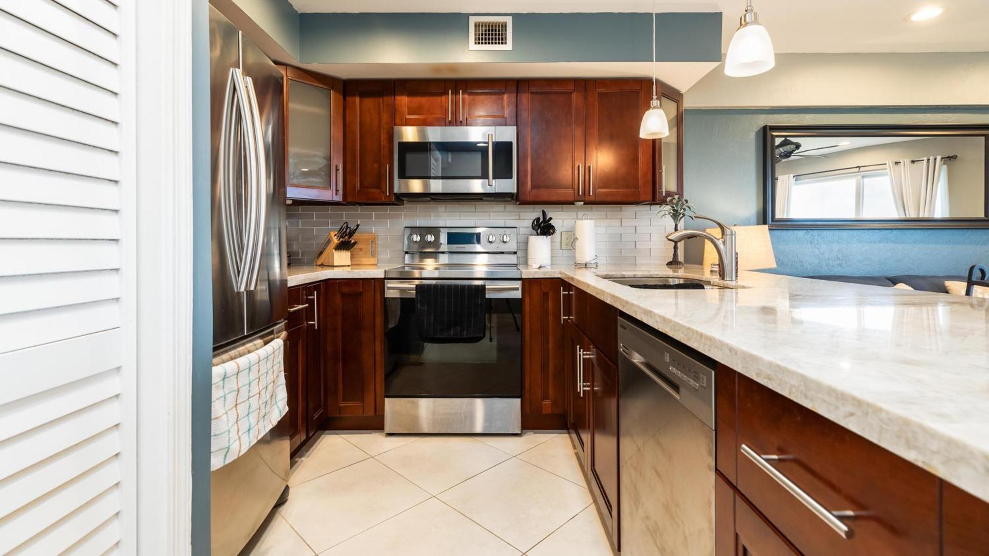 2402 Ocean Pointe *
