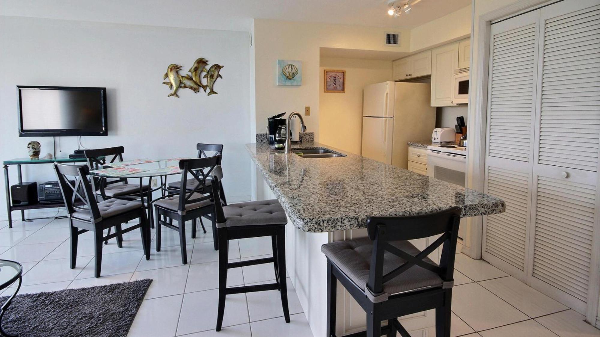 2306 Ocean Pointe Apartment *