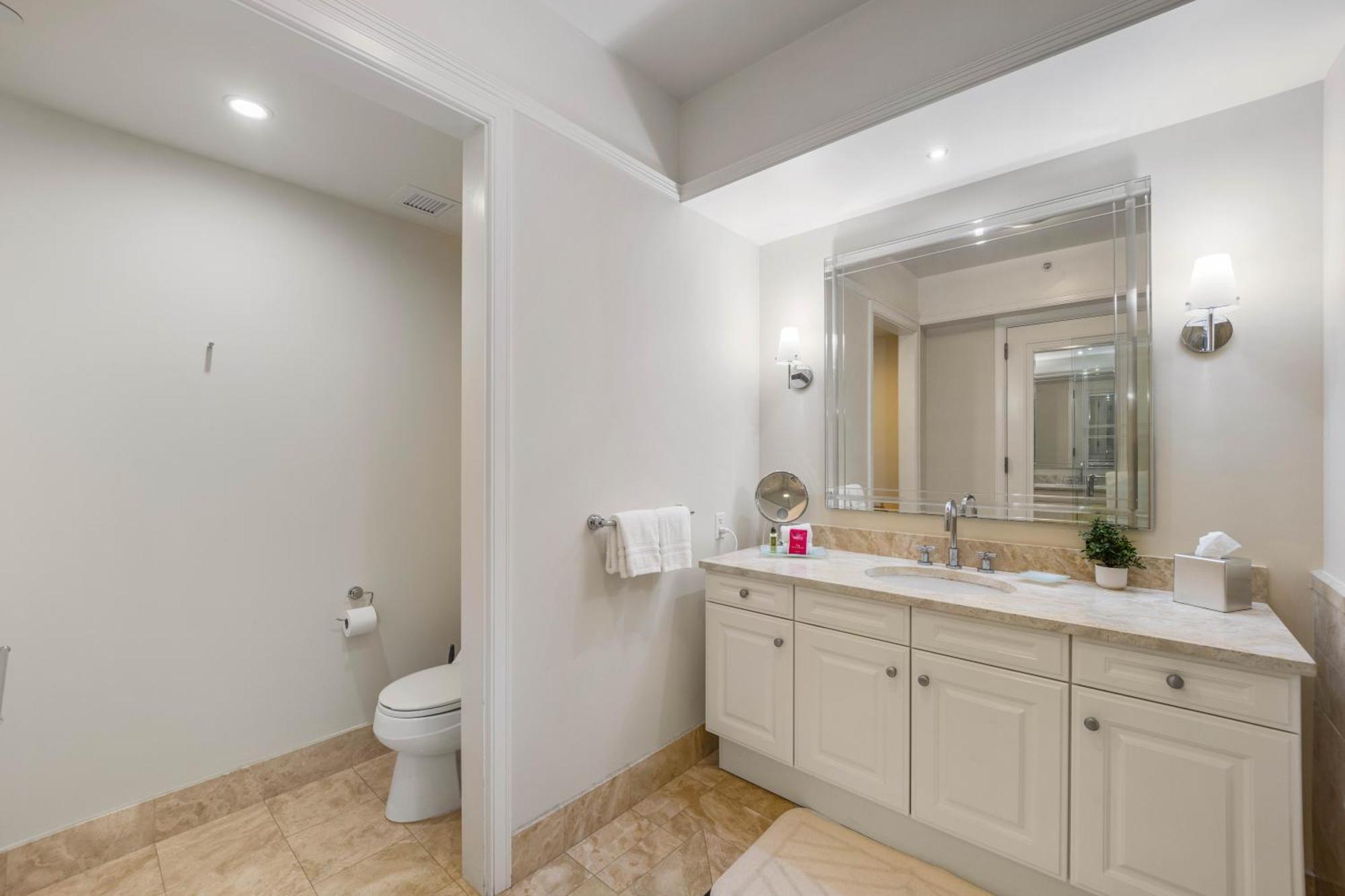 Casiola In Four Seasons Apartment