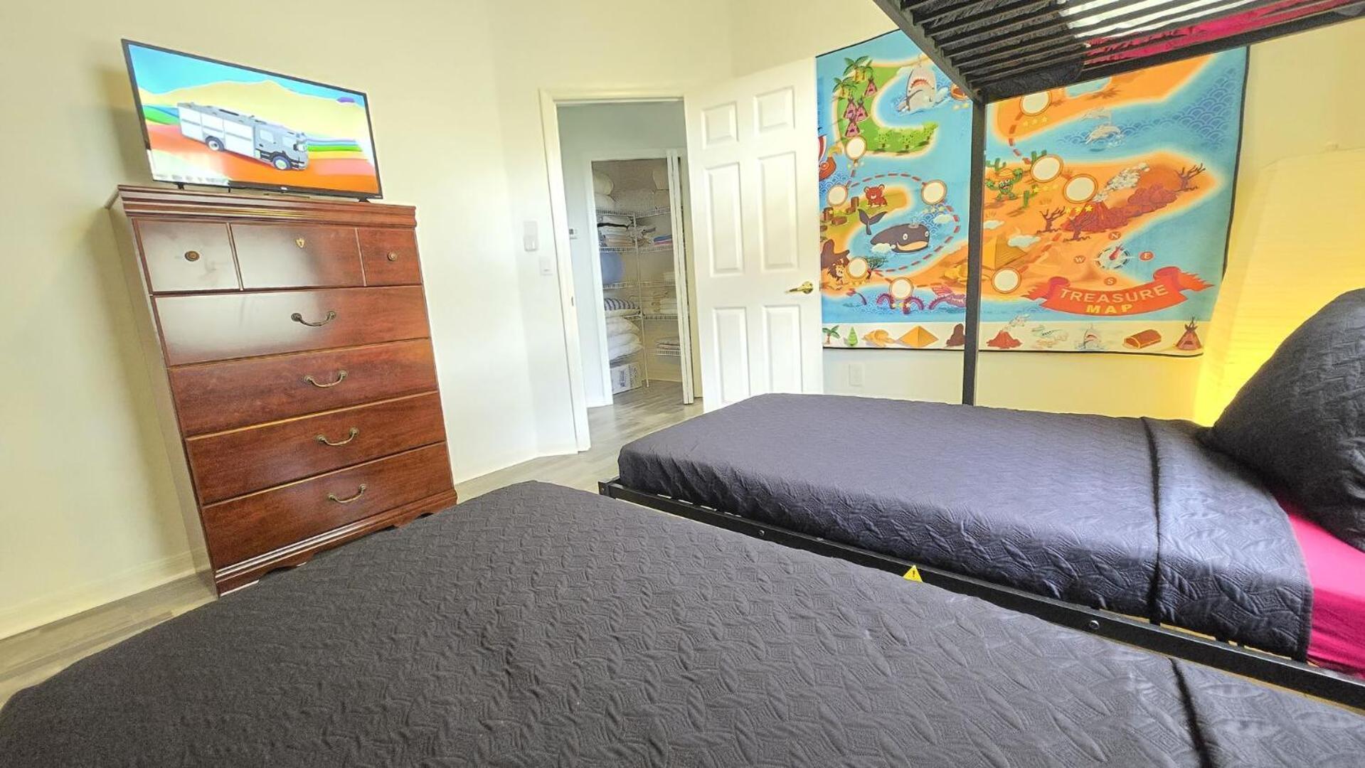 Themed Kid Bedrooms, 17 Miles To And Legoland, Private Pool, Kitchen, Wifi, Washer, Dryer Holiday home *