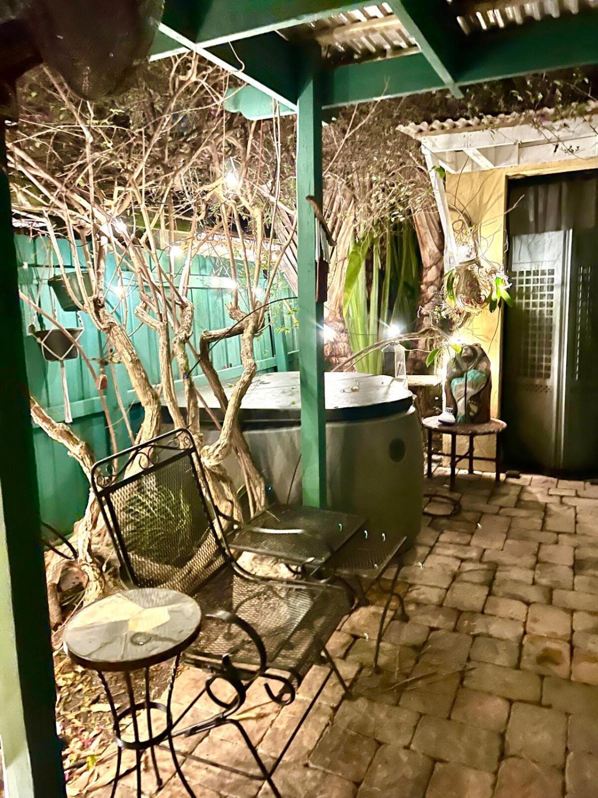 Tango Mango House With Private Hot Tub Holiday home
